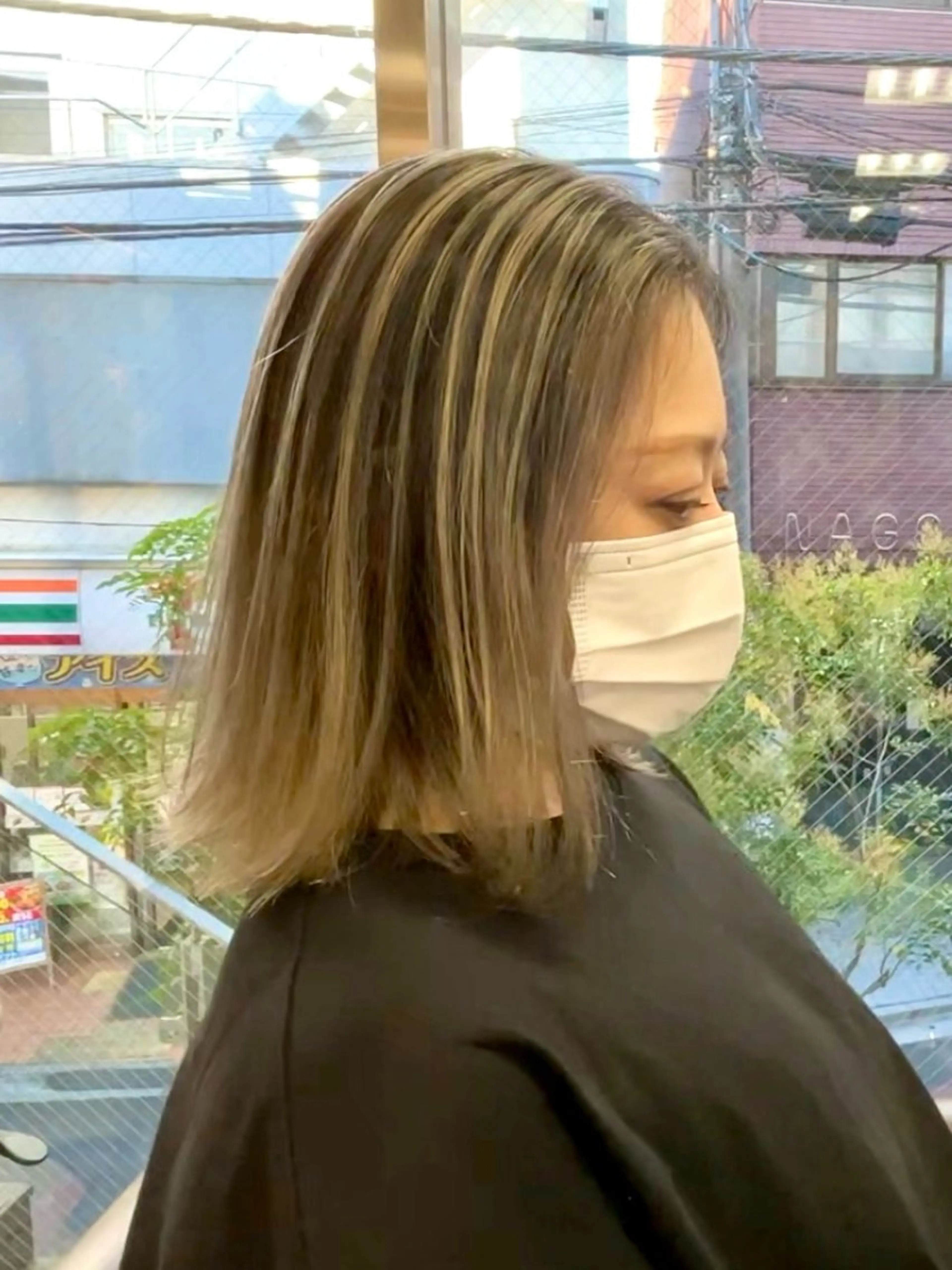 【19時30分　ショート、ボブ限定】シャドウルーツ（ワンブリーチ）＋カットの写真