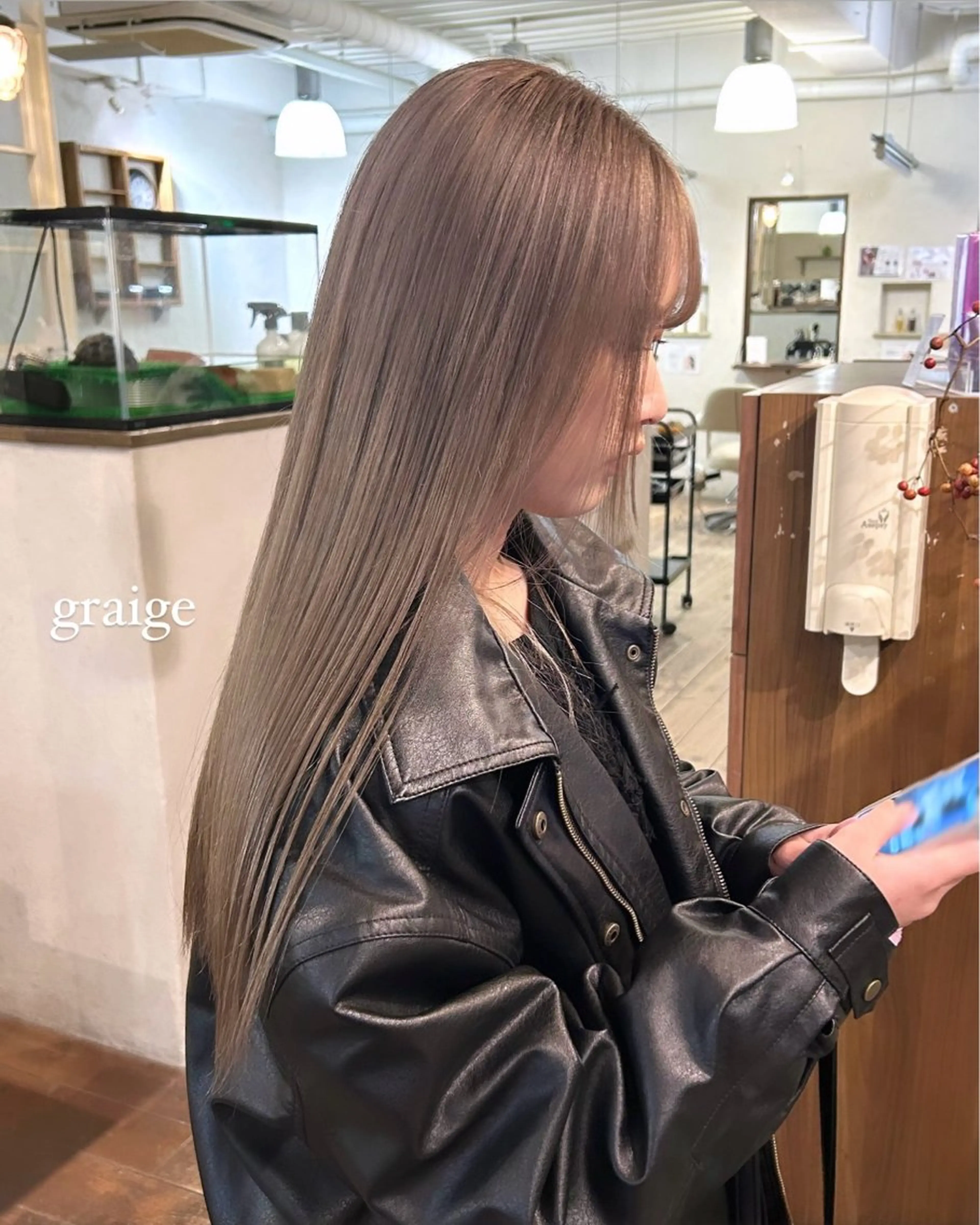 カラー MAMI / Lienのヘアスタイル