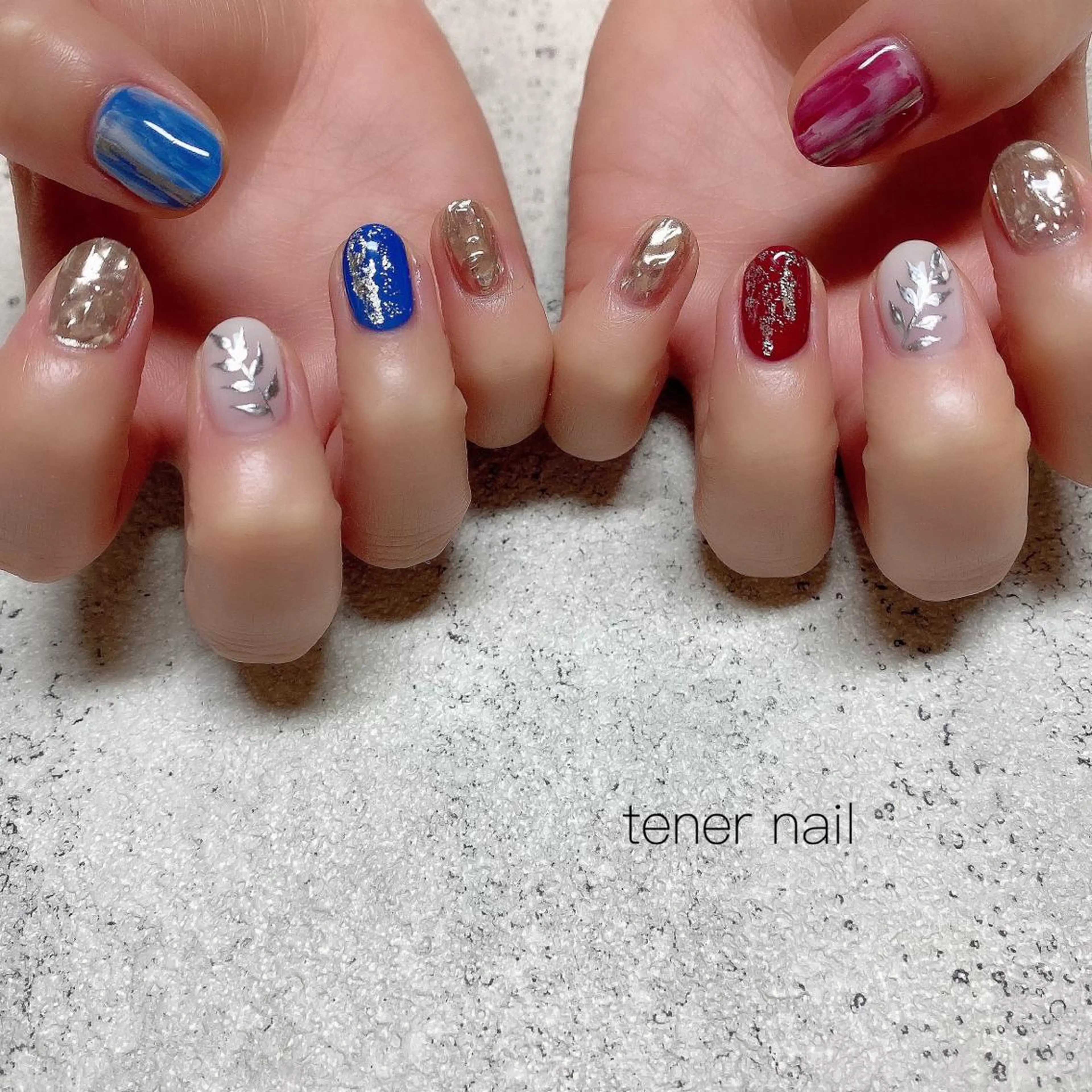 ネイル ブルー 赤色 tener  nail  テネルネイル所属・テネルネイル tener nailのネイルデザイン