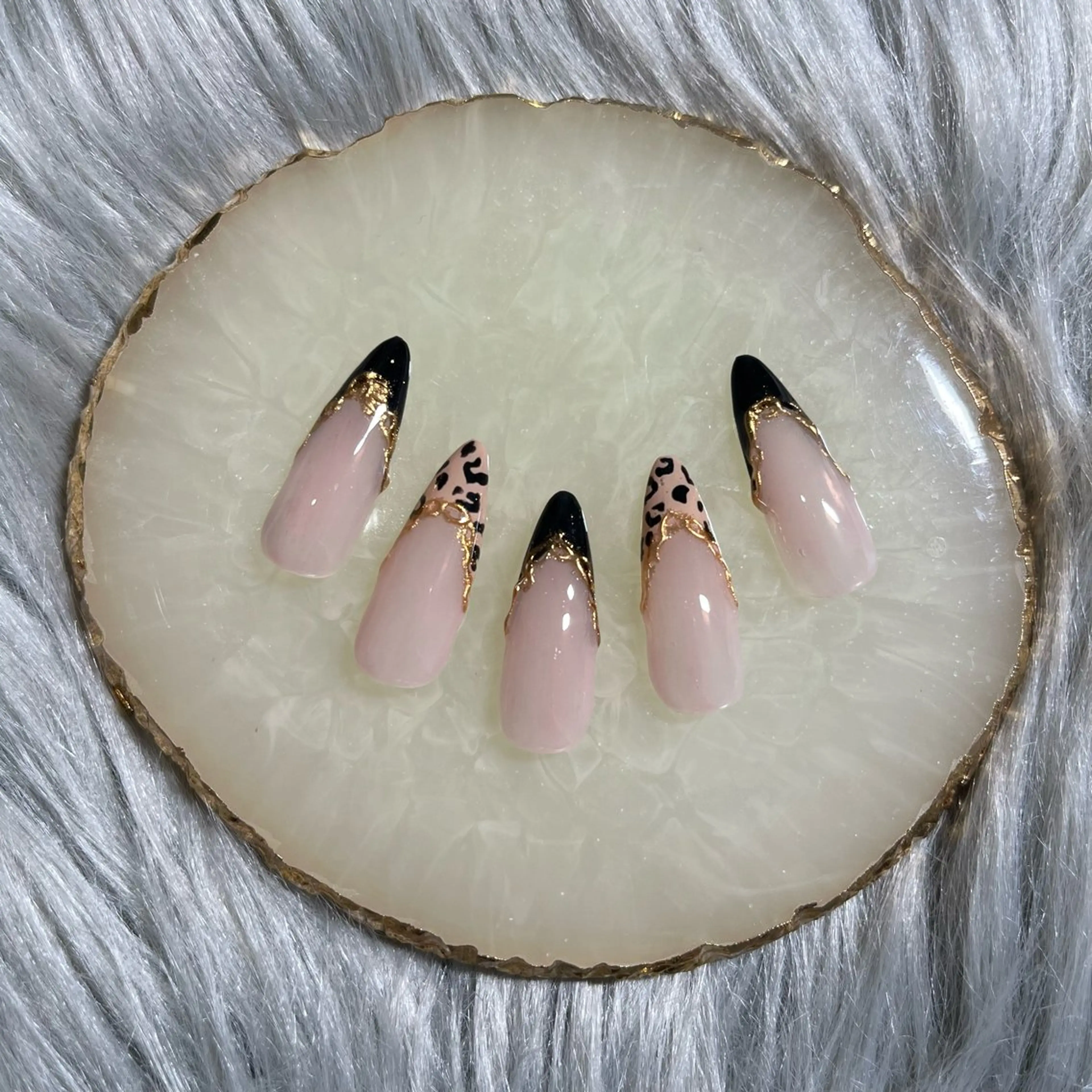 ネイル ハンドネイル Betty ✶のマツエク・マツパデザイン