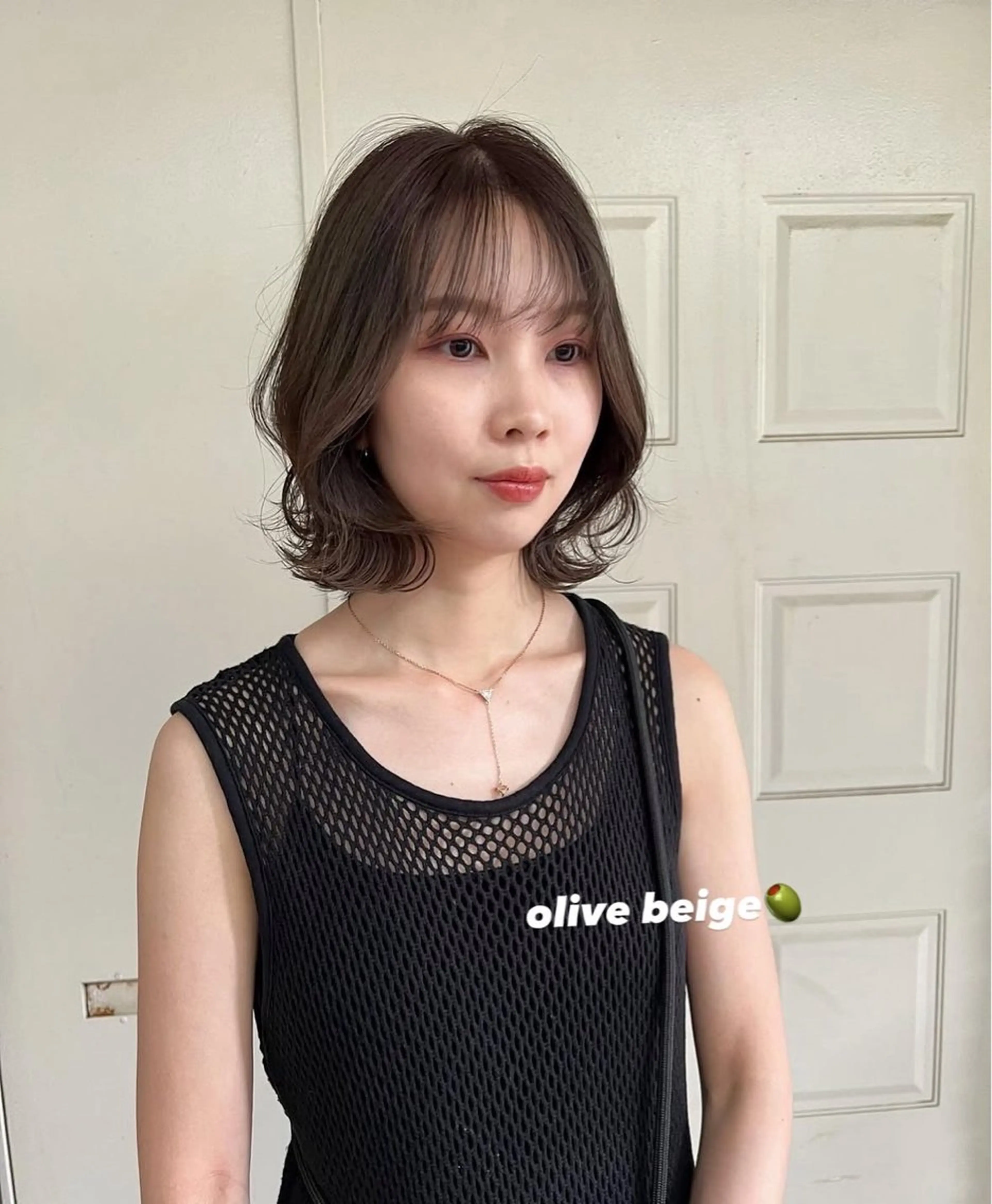 ミディアム カラー ボブレイヤー ベージュカラー ブリーチ ブリーチなしカラー オリーブベージュ カット ヘアカラー トリートメント takada kohのヘアスタイル