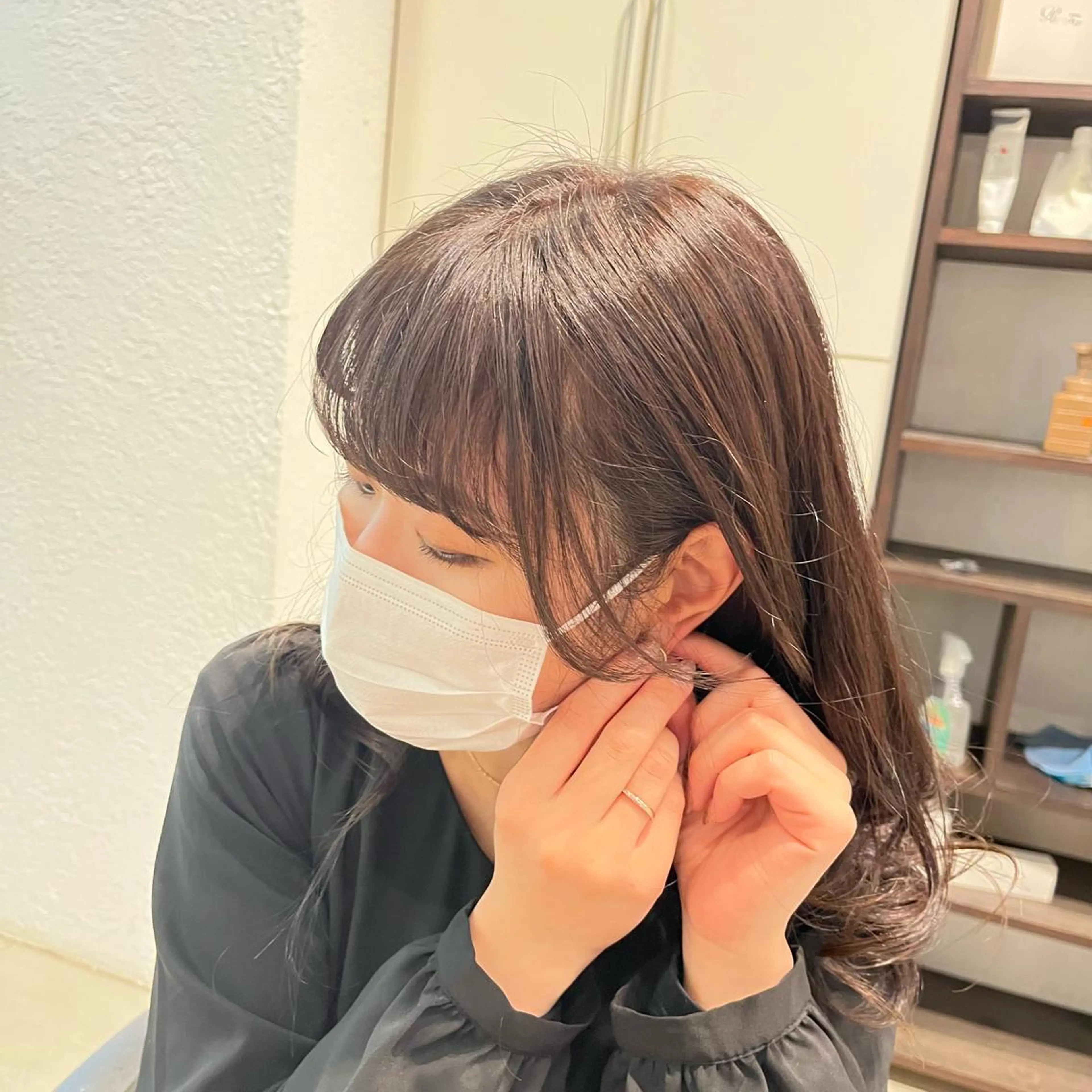 ミディアム アッシュ 黒川 結希のヘアスタイル