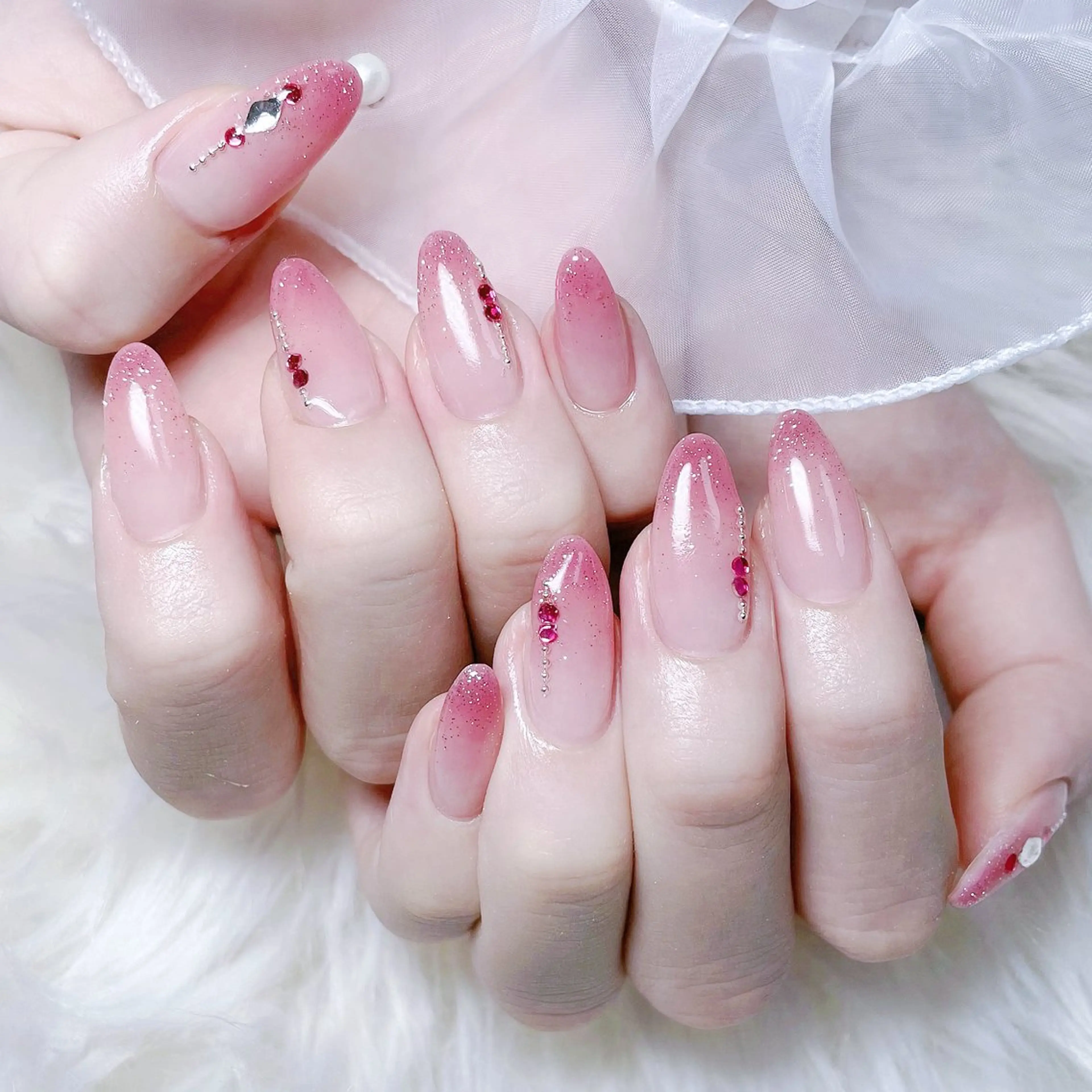 ネイル ストーンネイル ハンドネイル ハンドケア nail salon Blue Moonのネイルデザイン