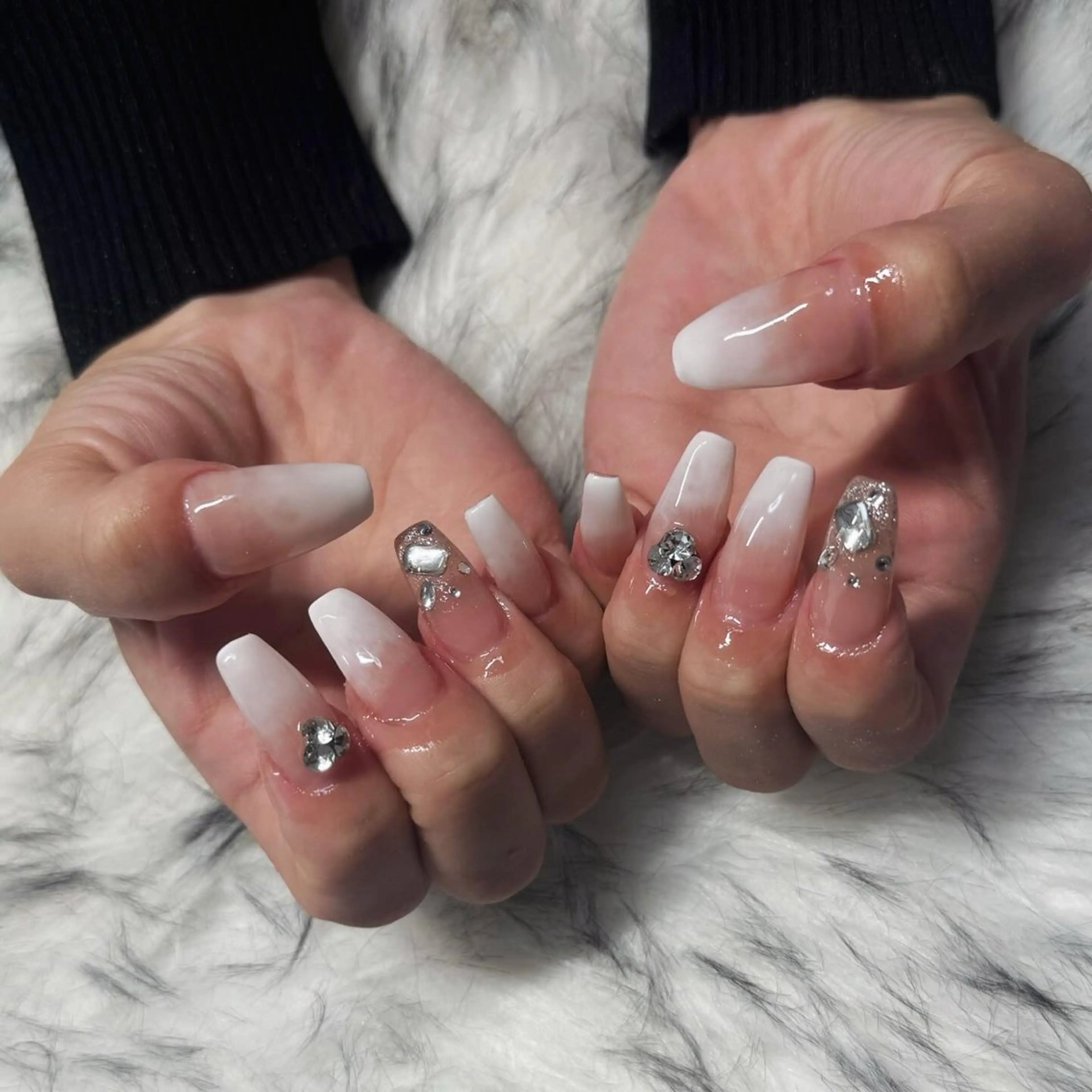 ロング ハンドネイル mao .のネイルデザイン