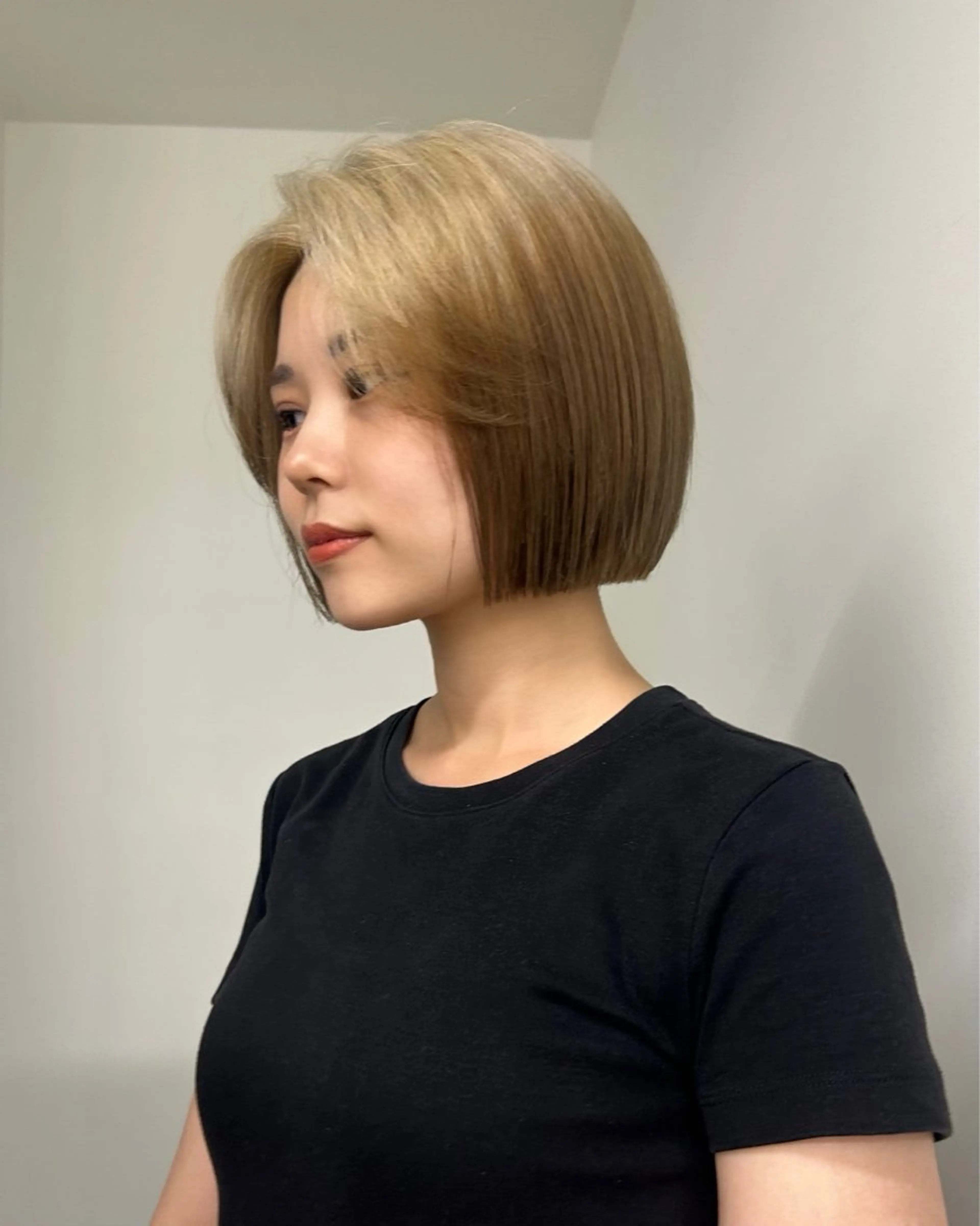 ショート カラー 名古屋栄/ブリーチ/ ボブ🧃木下桃嘉のヘアスタイル