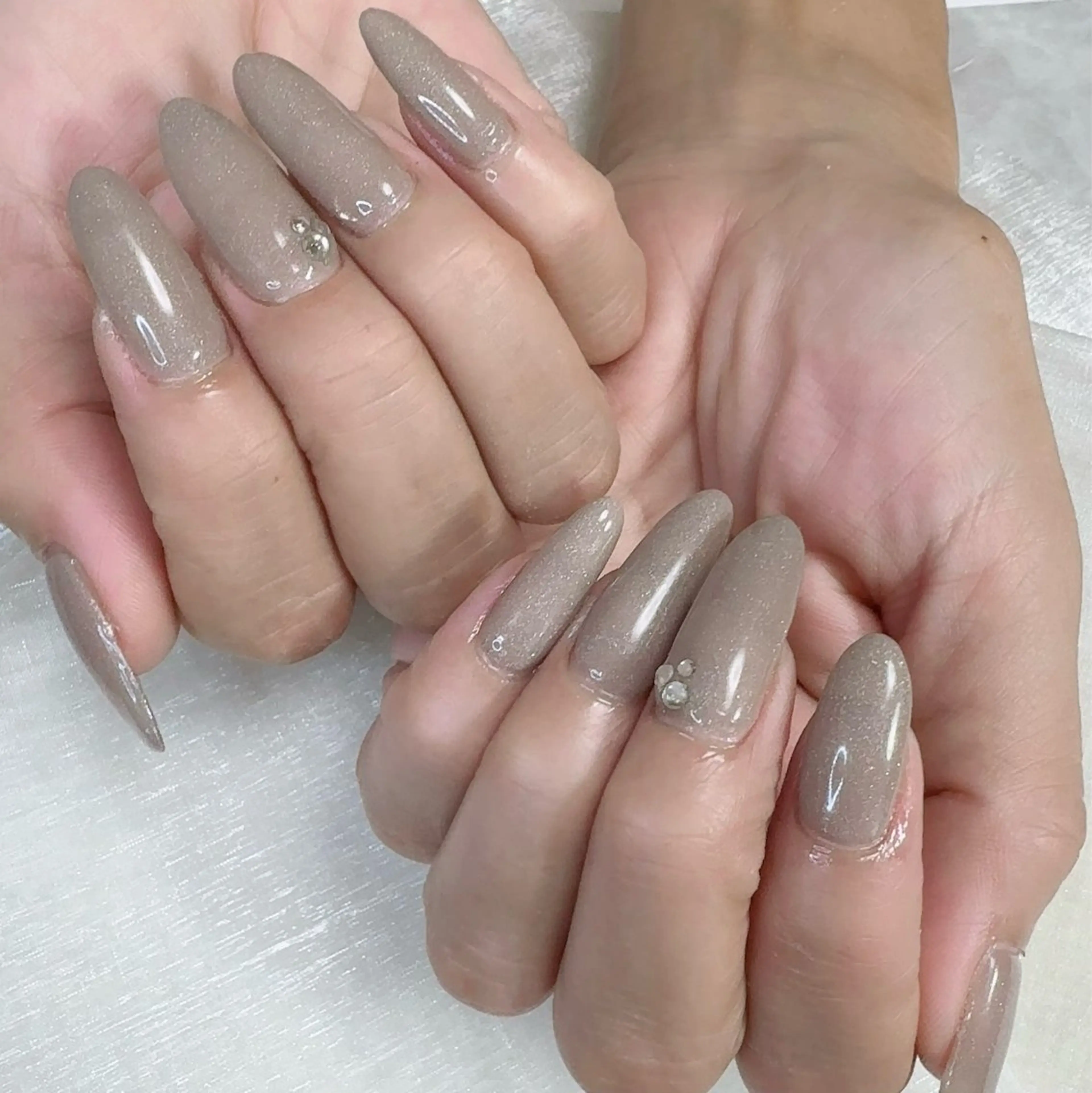 ネイル ストーンネイル ハンドネイル salon Hush Hushのネイルデザイン