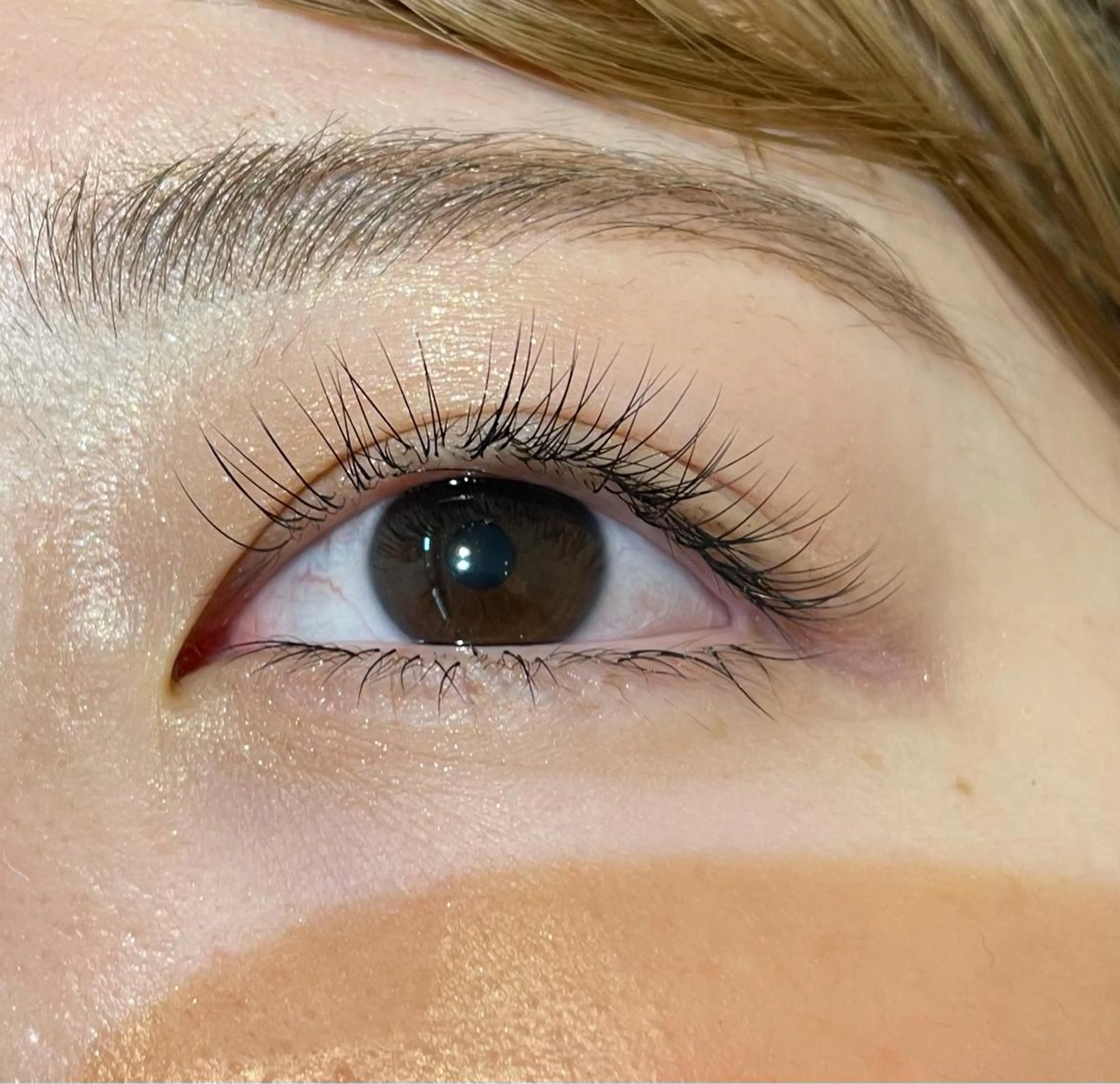 マツエク・マツパ ナチュラル セーブル 卜部 かりんの眉毛・アイブロウイメージ