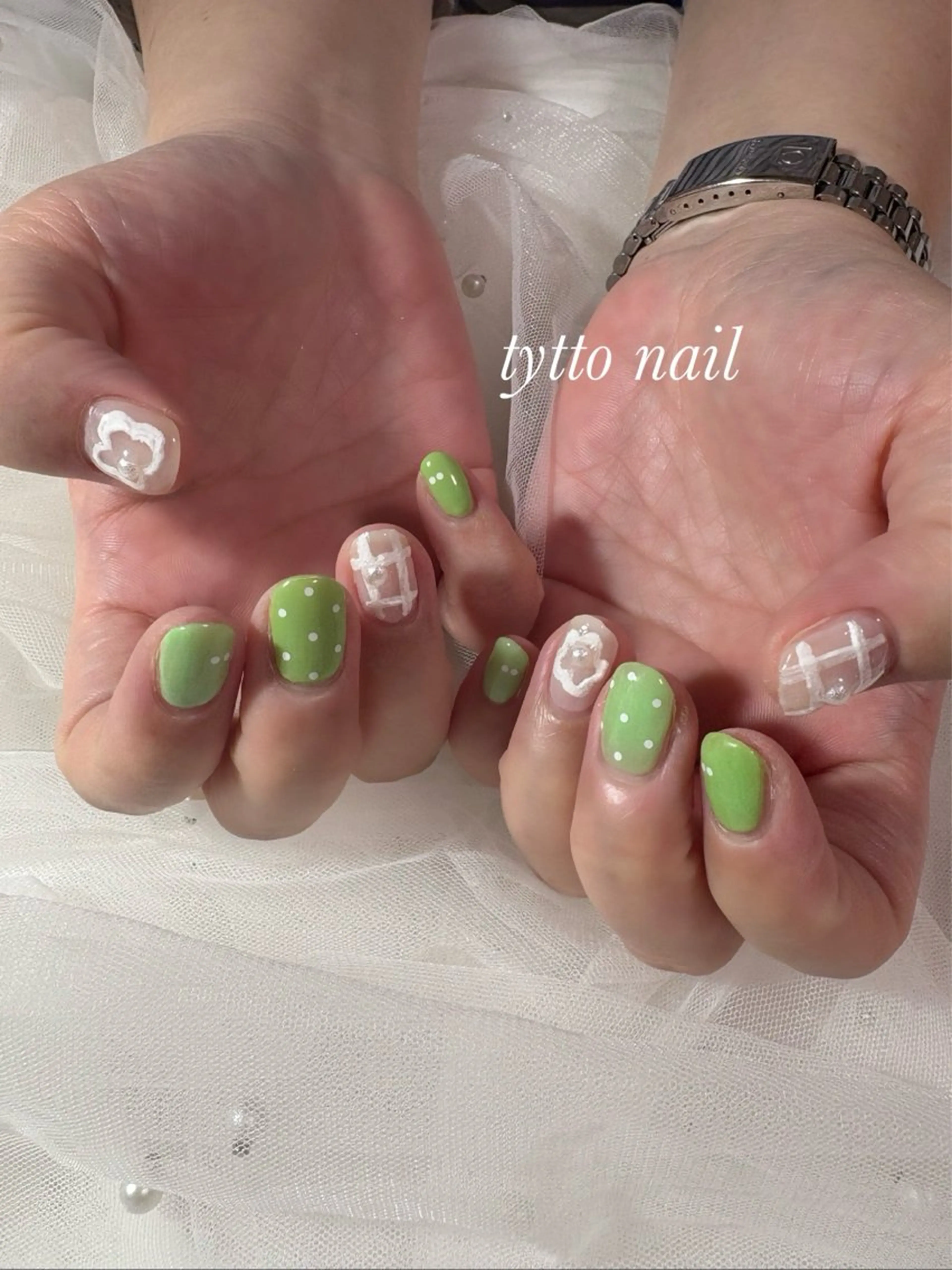 ネイル ドット ホログラムネイル 韓国ネイル ワンカラーネイル ショートネイル ハンドネイル tytto nail ❤︎‪‪eri‪‪のネイルデザイン