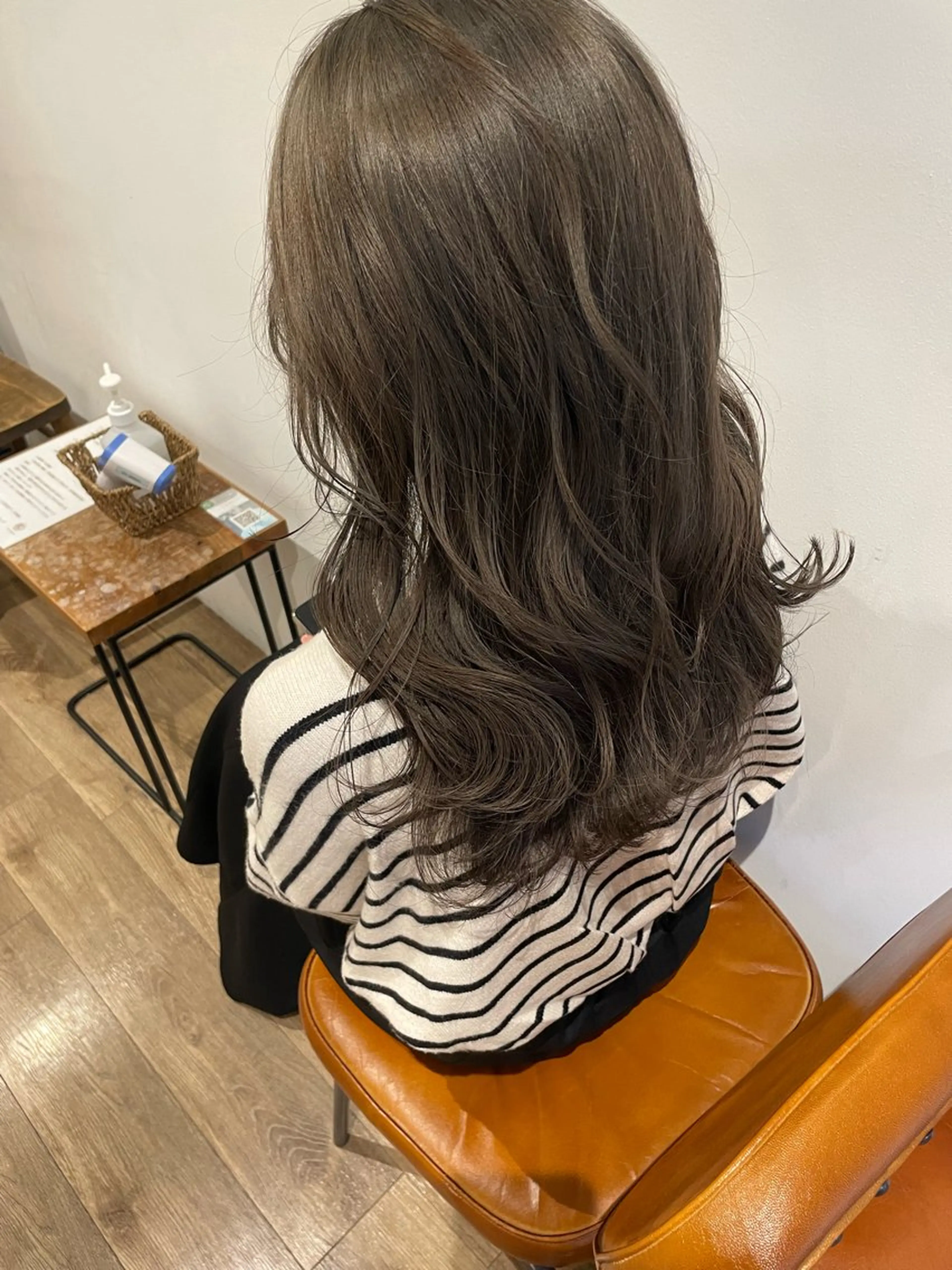 セミロング Megu/ベージュ/ 透明感カラーのヘアスタイル