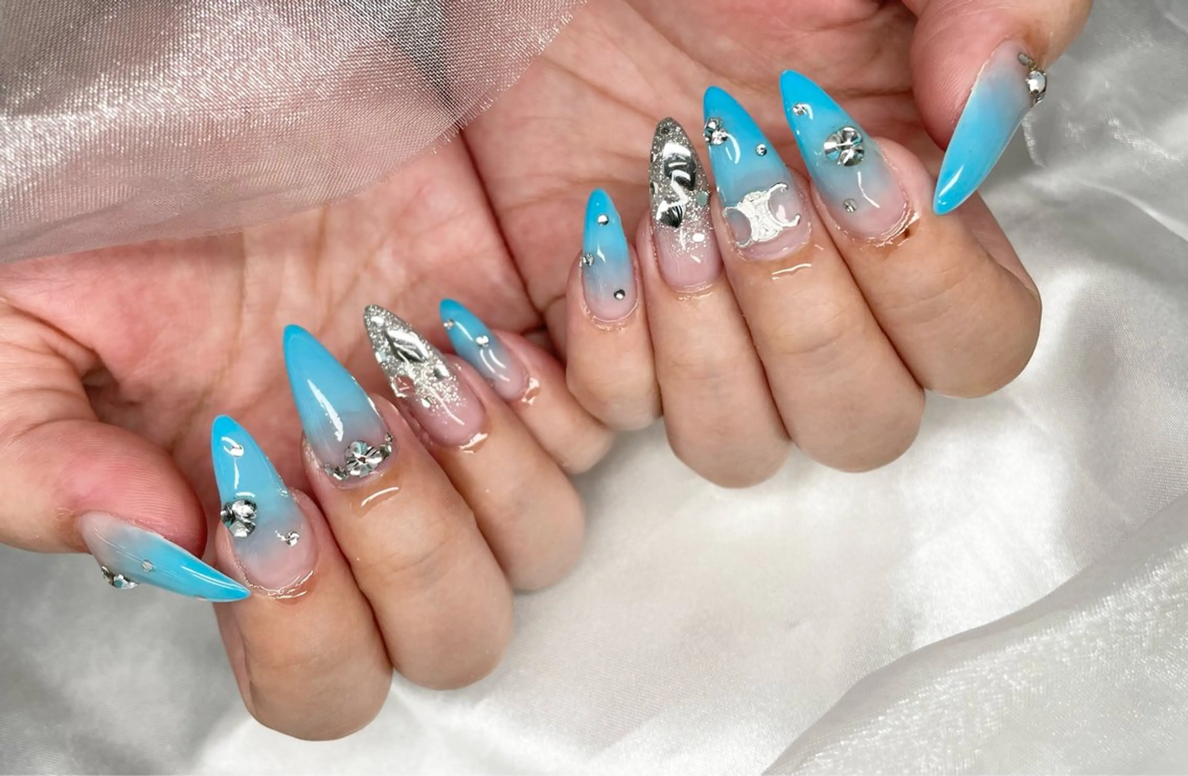 ネイル ハンドネイル Roi〈ロワ〉 Minakoのネイルデザイン