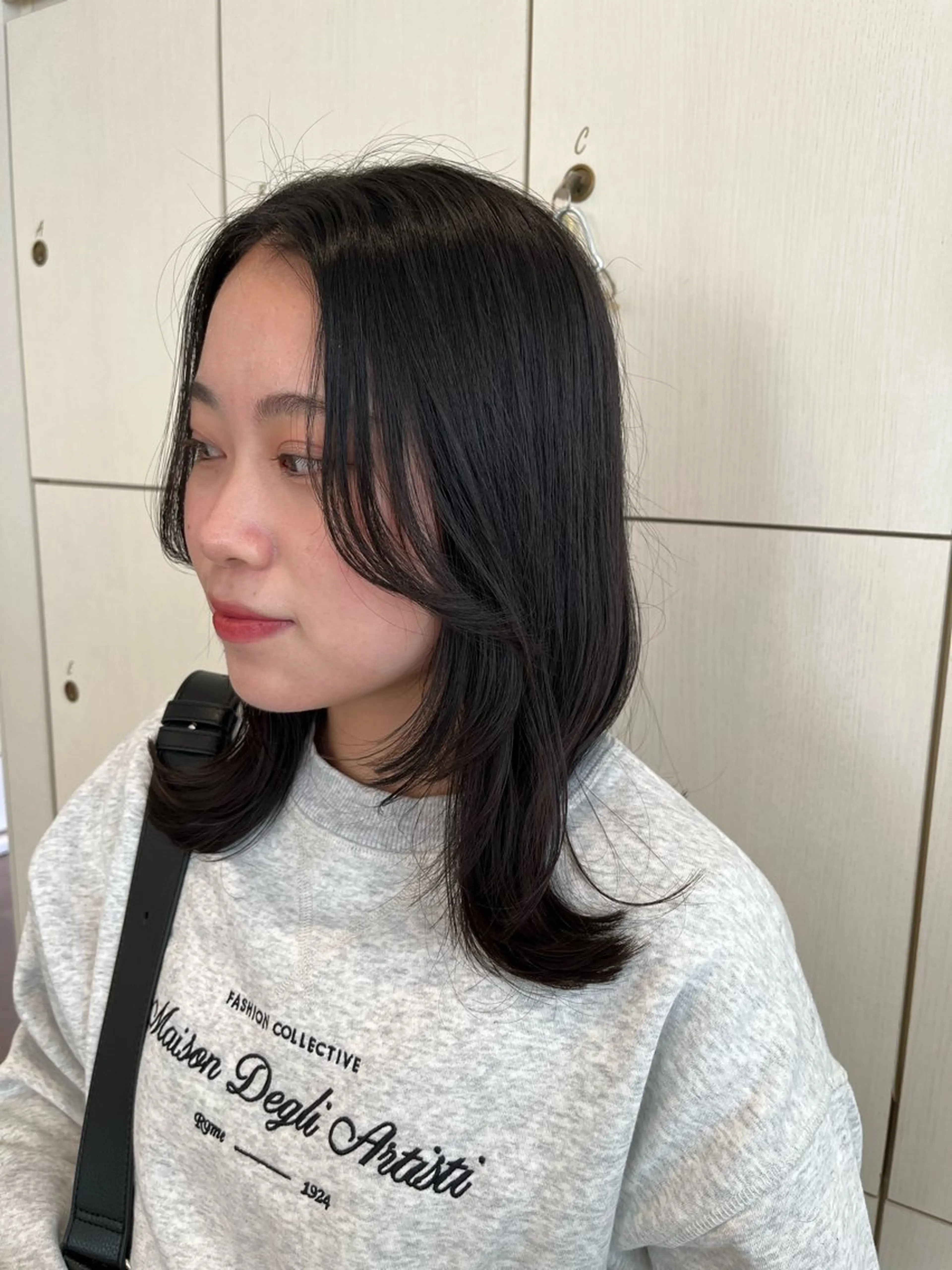 ミディアム カラー アッシュ レイヤーカット カット ヘアカラー トリートメント サソウ ユリエ🥥のヘアスタイル