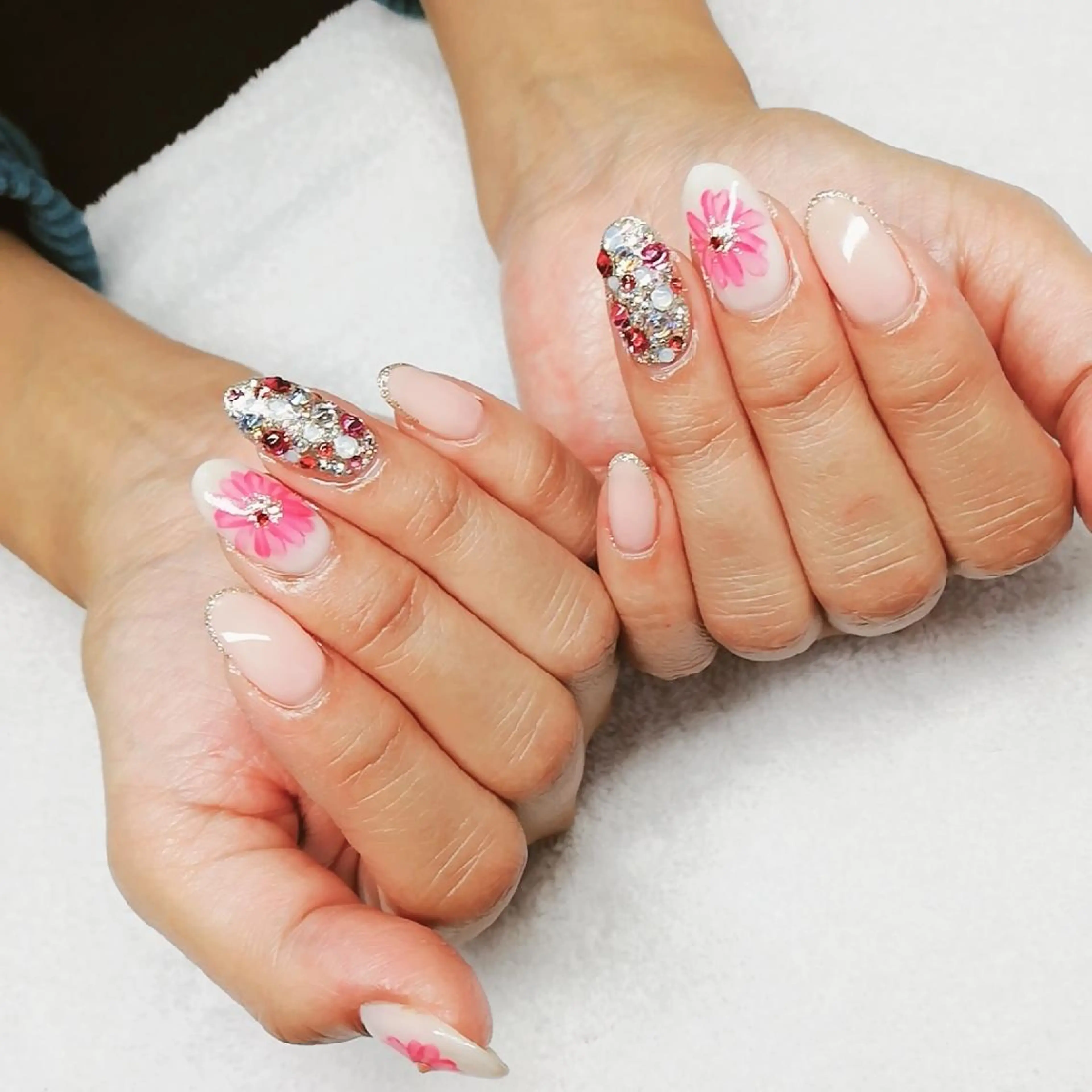 ネイル ハンドネイル 柴崎 美幸のネイルデザイン