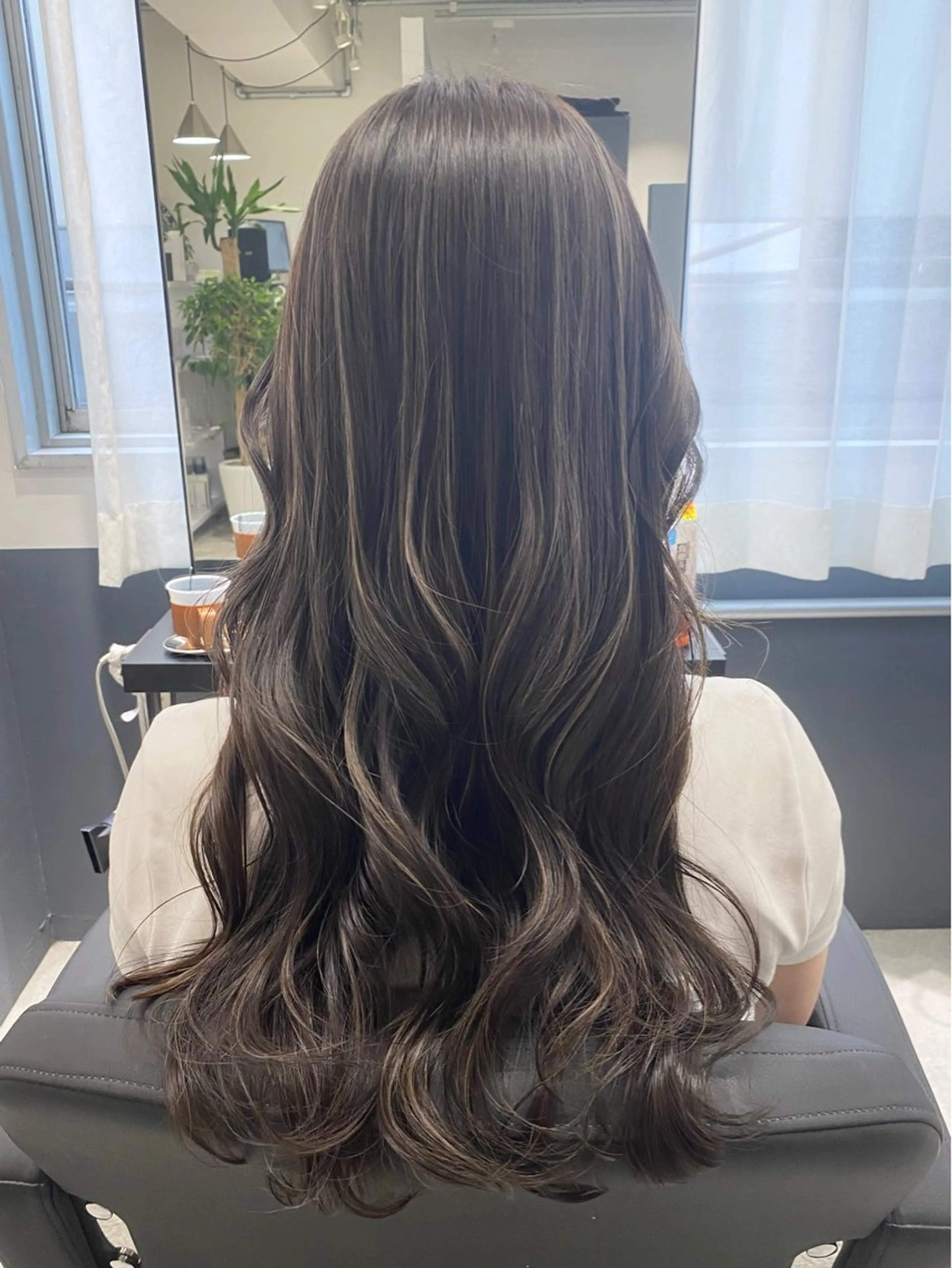 ロング ハイライト 髪質改善 レイヤーカット トリートメント 西岡 あつみ/ 堀江美容室のヘアスタイル