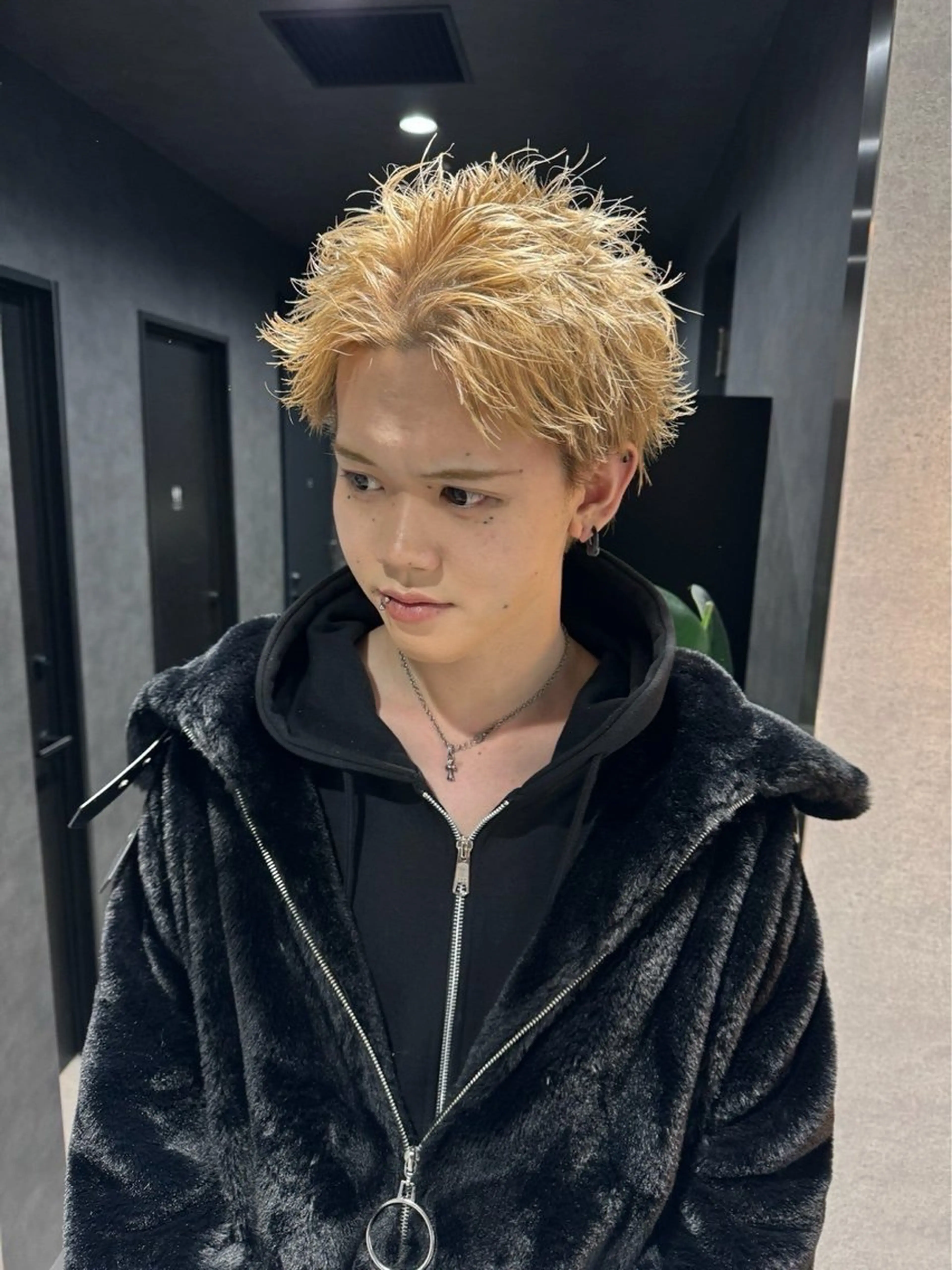 ❤️🔥髪色もオシャレに❤️🔥メンズカット+ブリーチありダブルカラーの写真