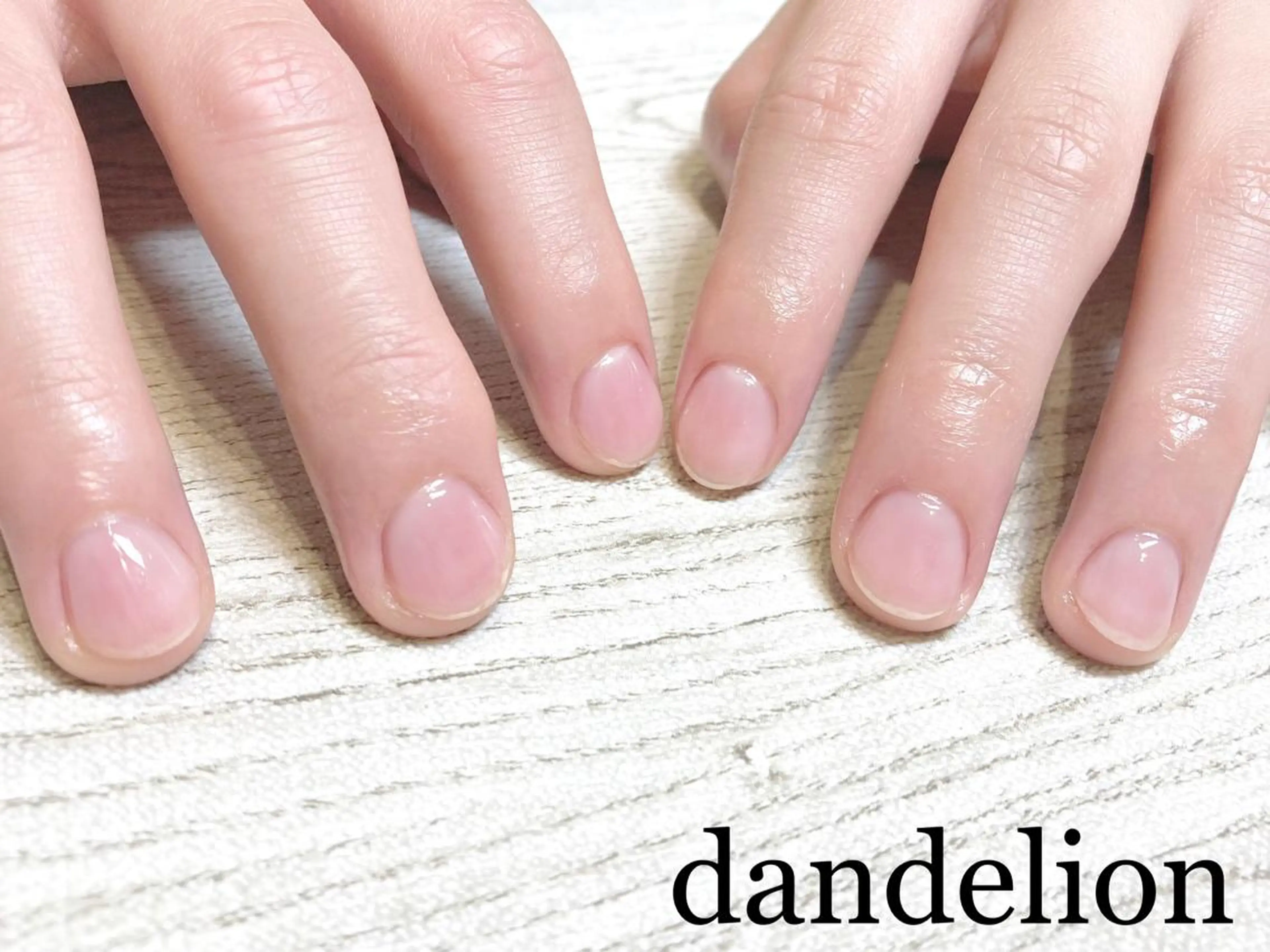 ネイル ハンドネイル ハンドケア dandelion ダンデライオンのネイルデザイン