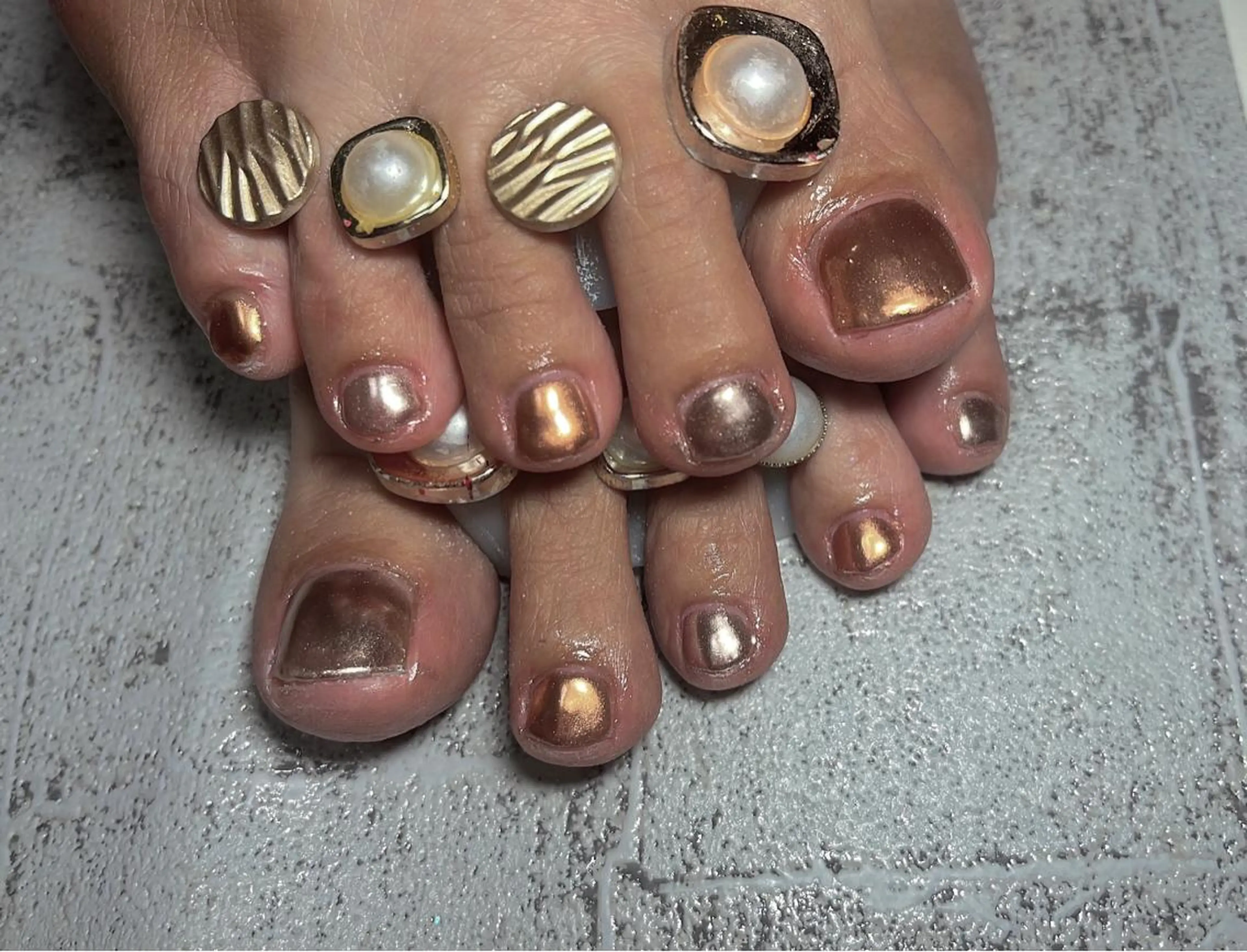 ネイル ミラーネイル フットネイル Ruana Nailのネイルデザイン