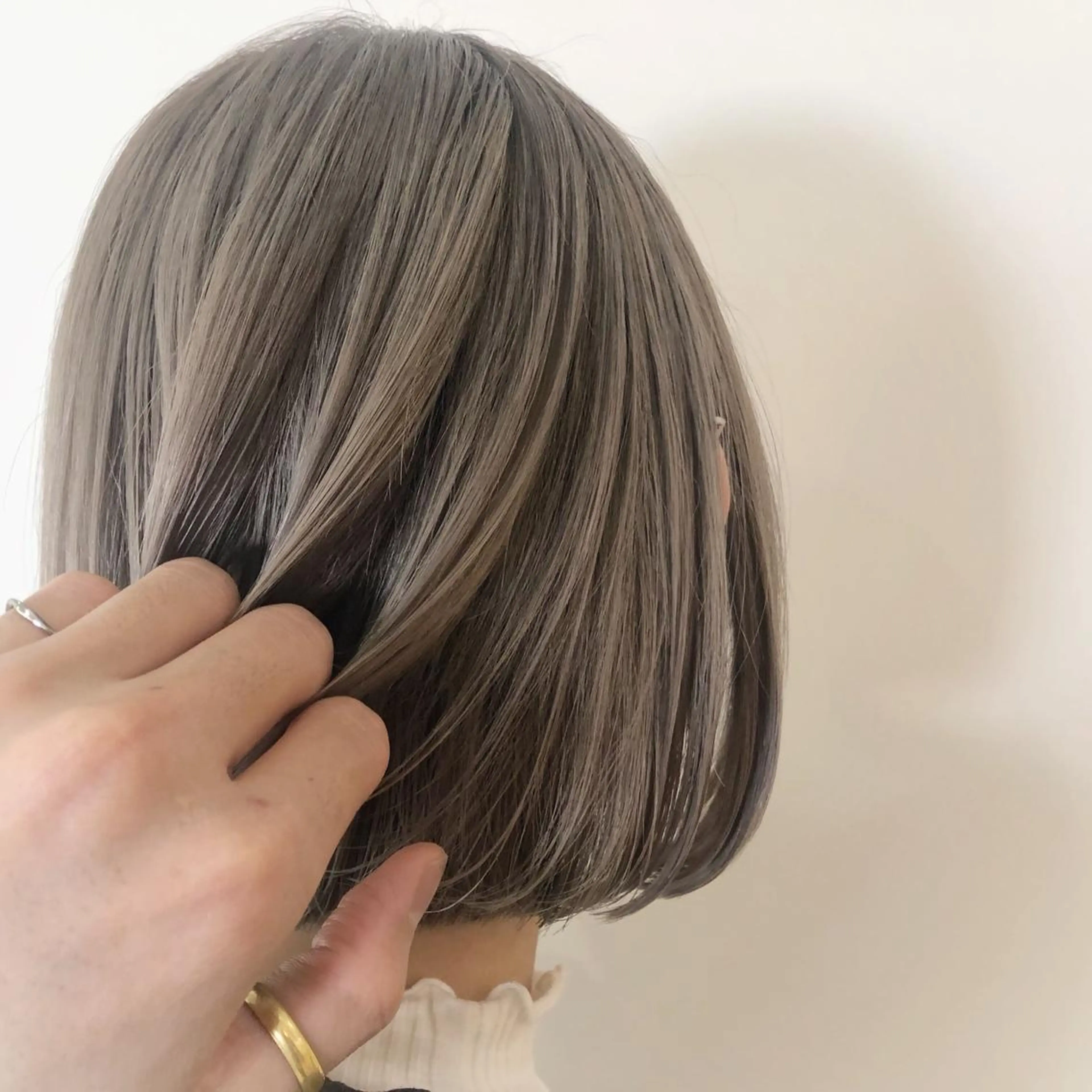 ショート カラー 加藤 利基のヘアスタイル