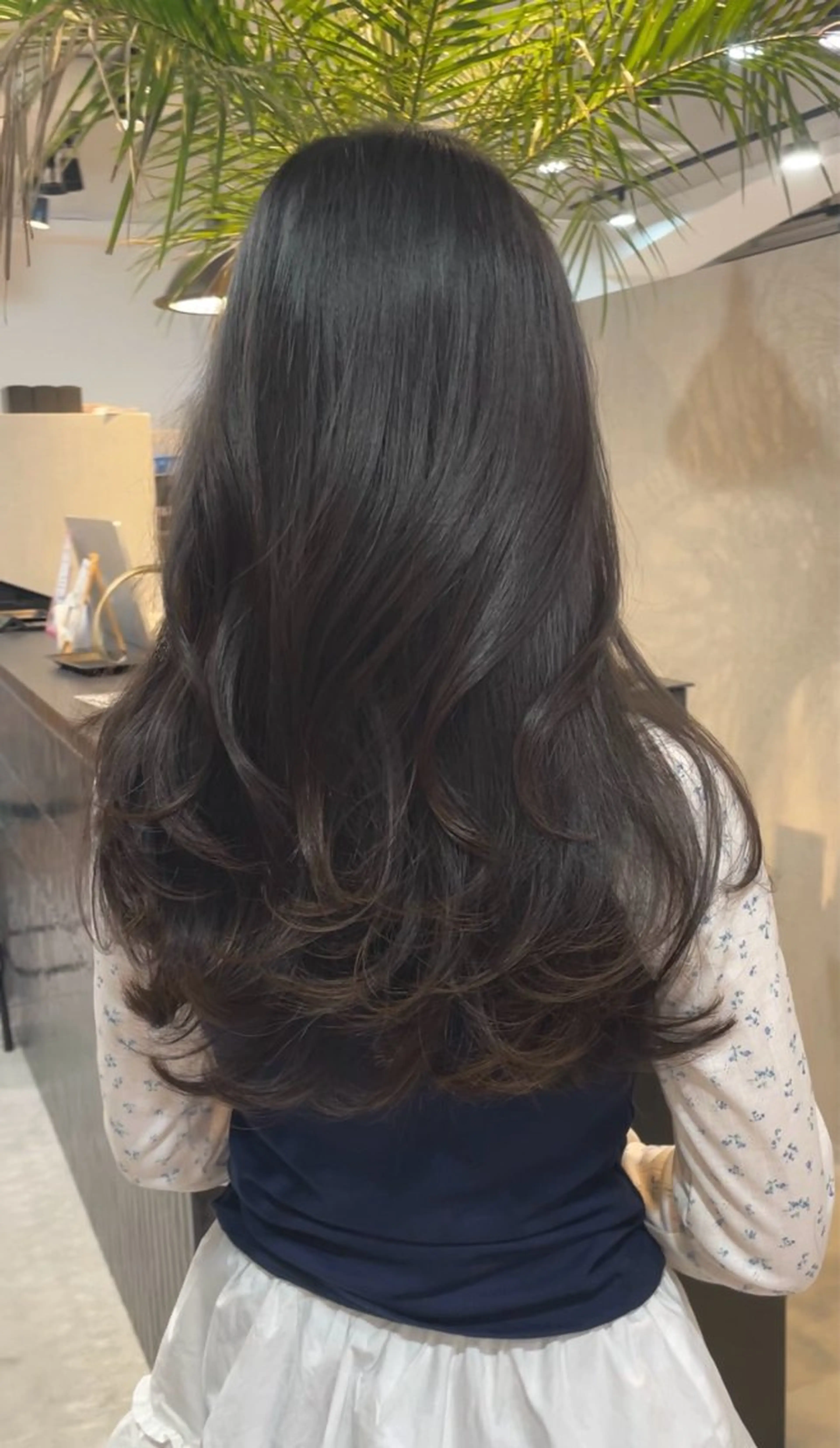 ロング レイヤーカット カット ヘアカラー Merlyosaka所属・Merlyosaka 早川未来のヘアスタイル