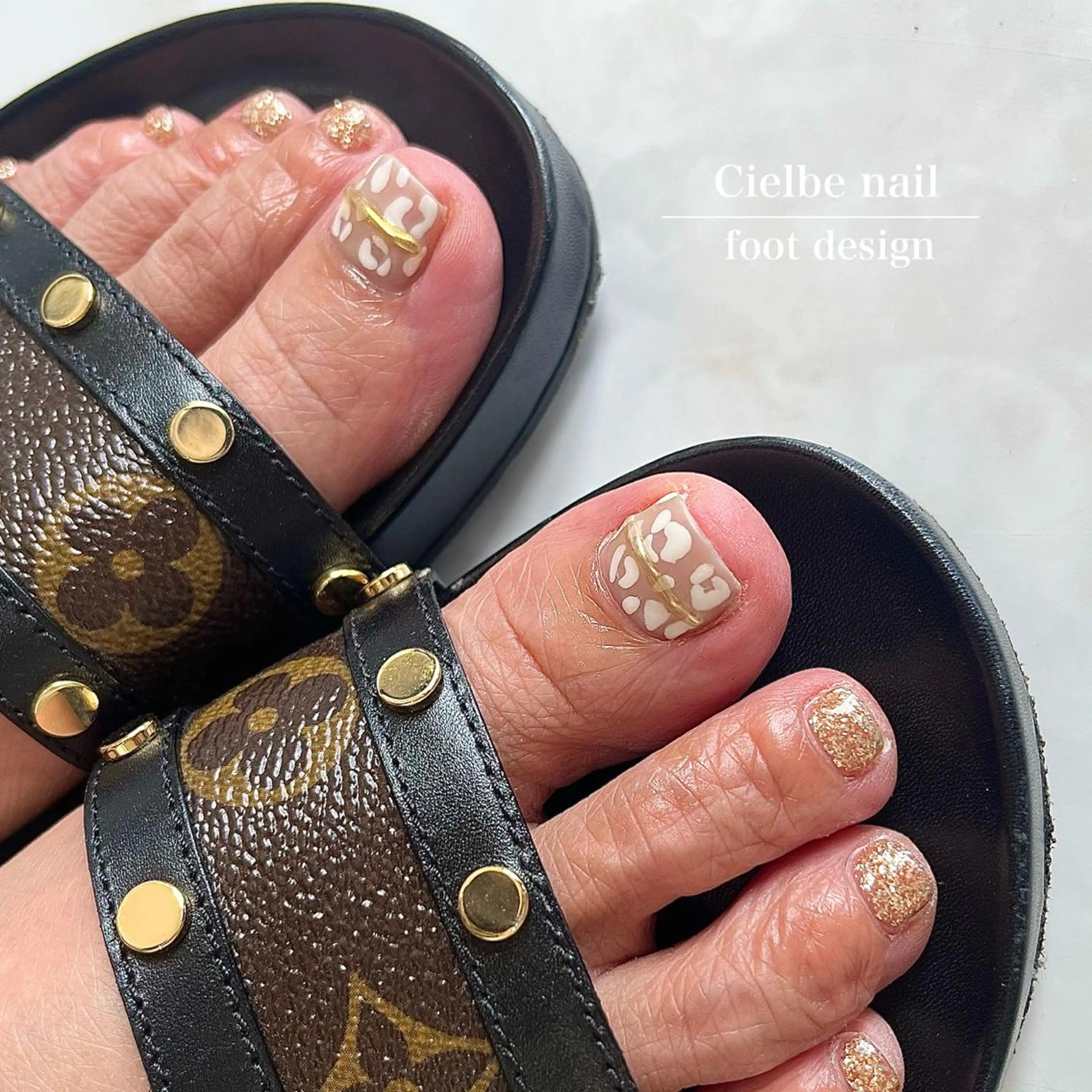 初回オフ無料/親指designの写真