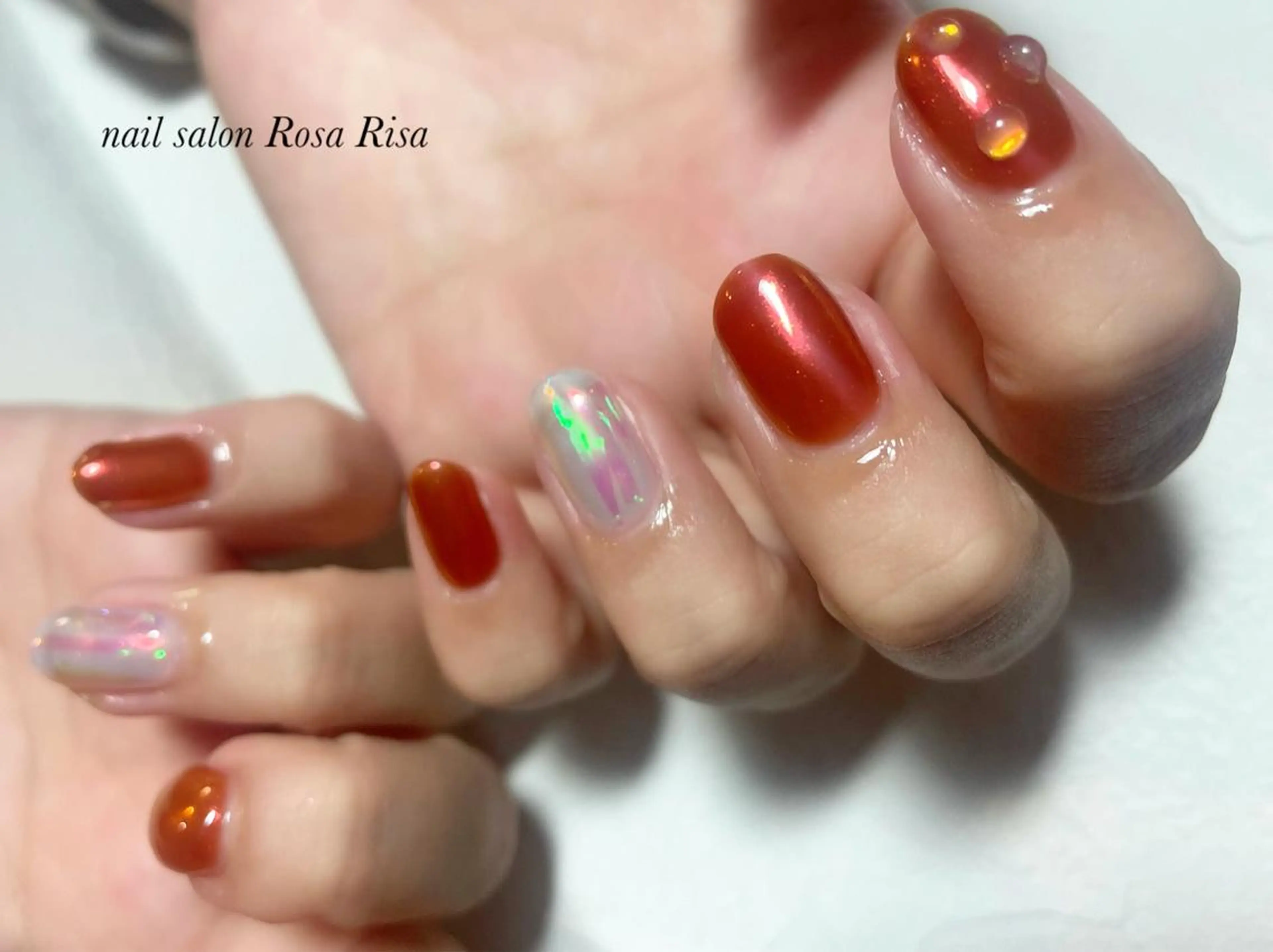 ショート ネイル オーロラネイル ミラーネイル ネイルスタジオ シェイクユアハンズのネイルデザイン