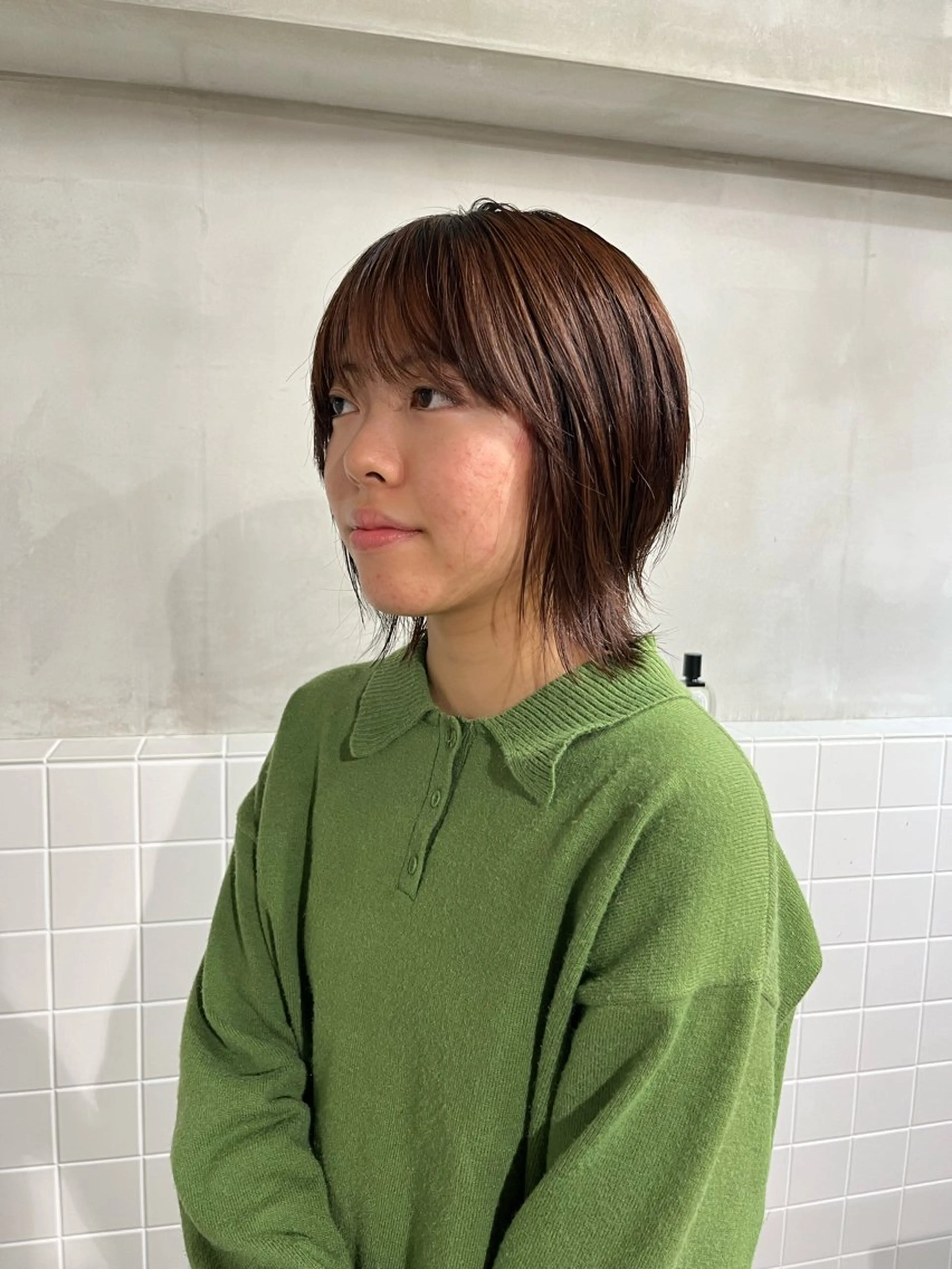 ミディアム レイヤーカット ウルフカット ウルフレイヤー anon Loemのヘアスタイル