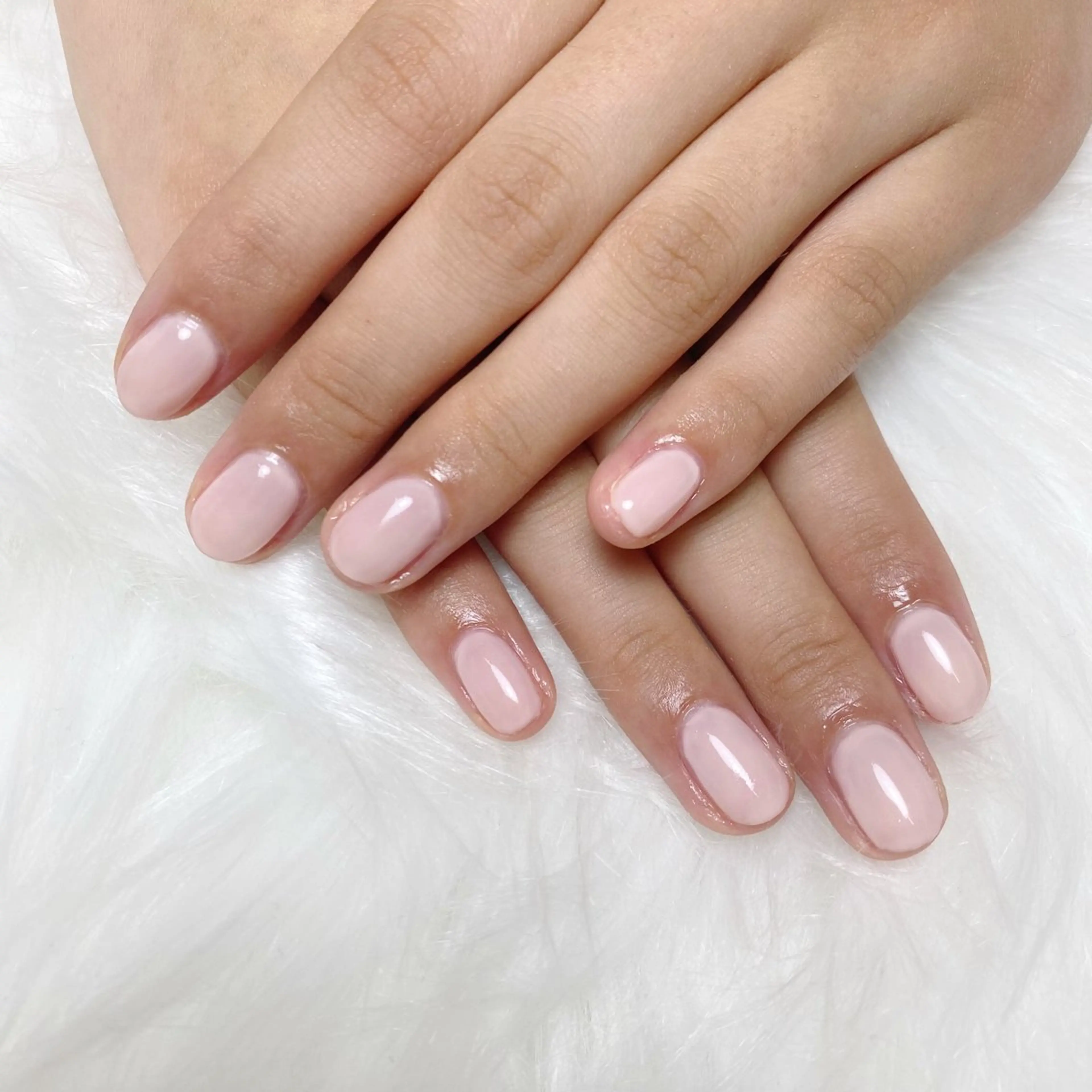 ネイル ブルー 長さ出し グラデーション ワンカラーネイル ピンク ハンドネイル fein. miku🎀🍼のネイルデザイン