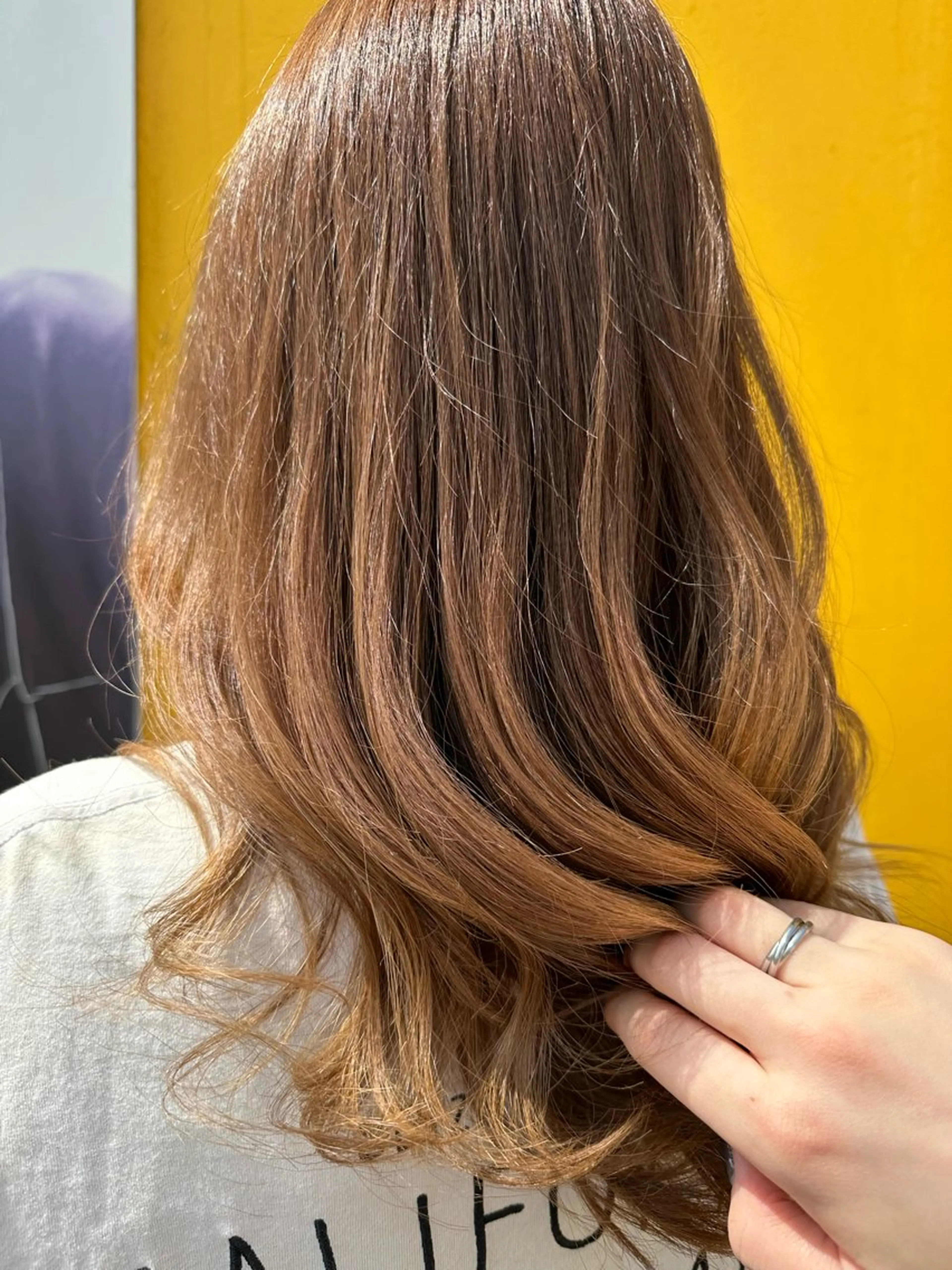 ロング カラー ベージュカラー ハイトーンカラー ハイトーンベージュ カトレアストリート店所属・フカサワ シホのヘアスタイル