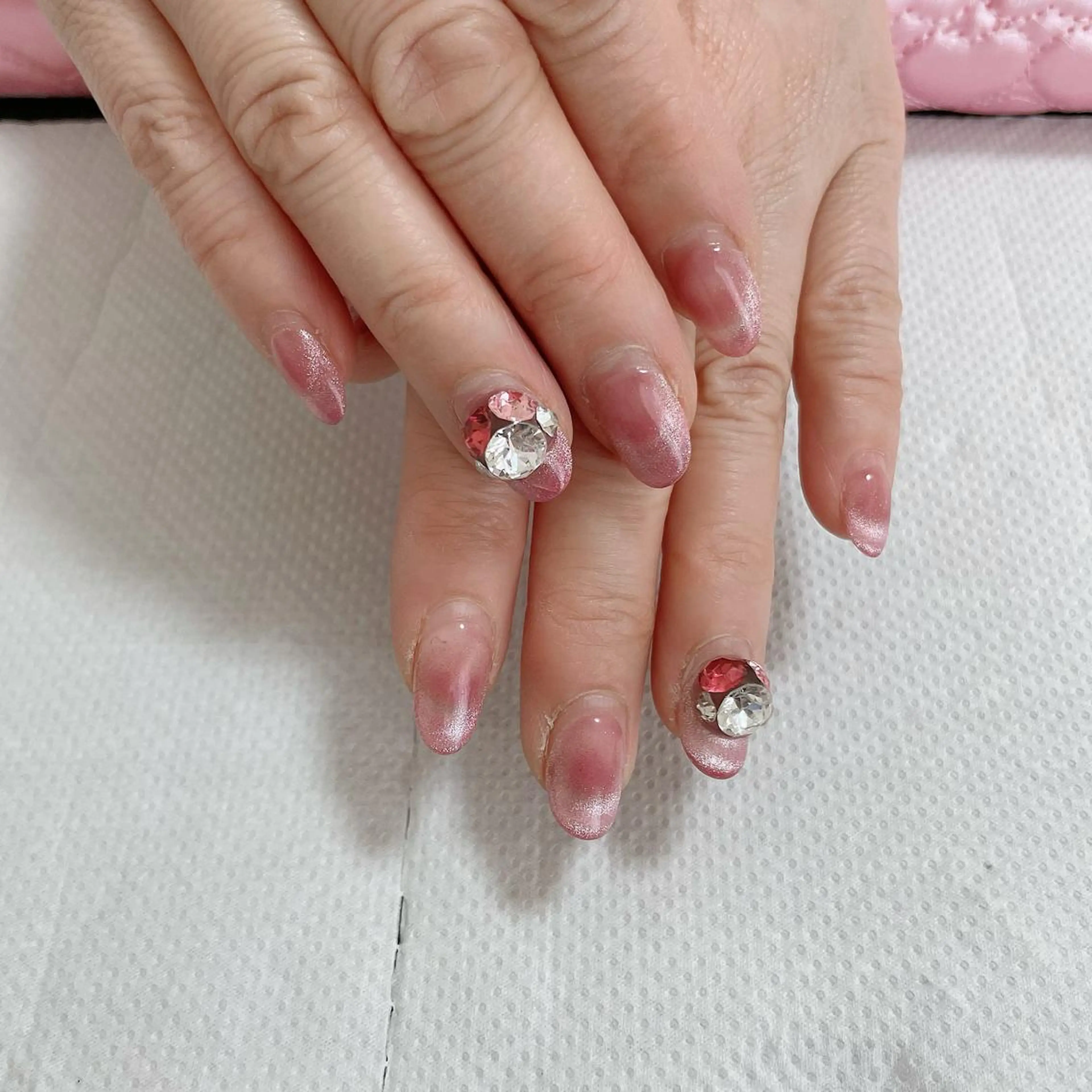 ネイル ストーンネイル salon de belnetta所属・kayo 💅のネイルデザイン