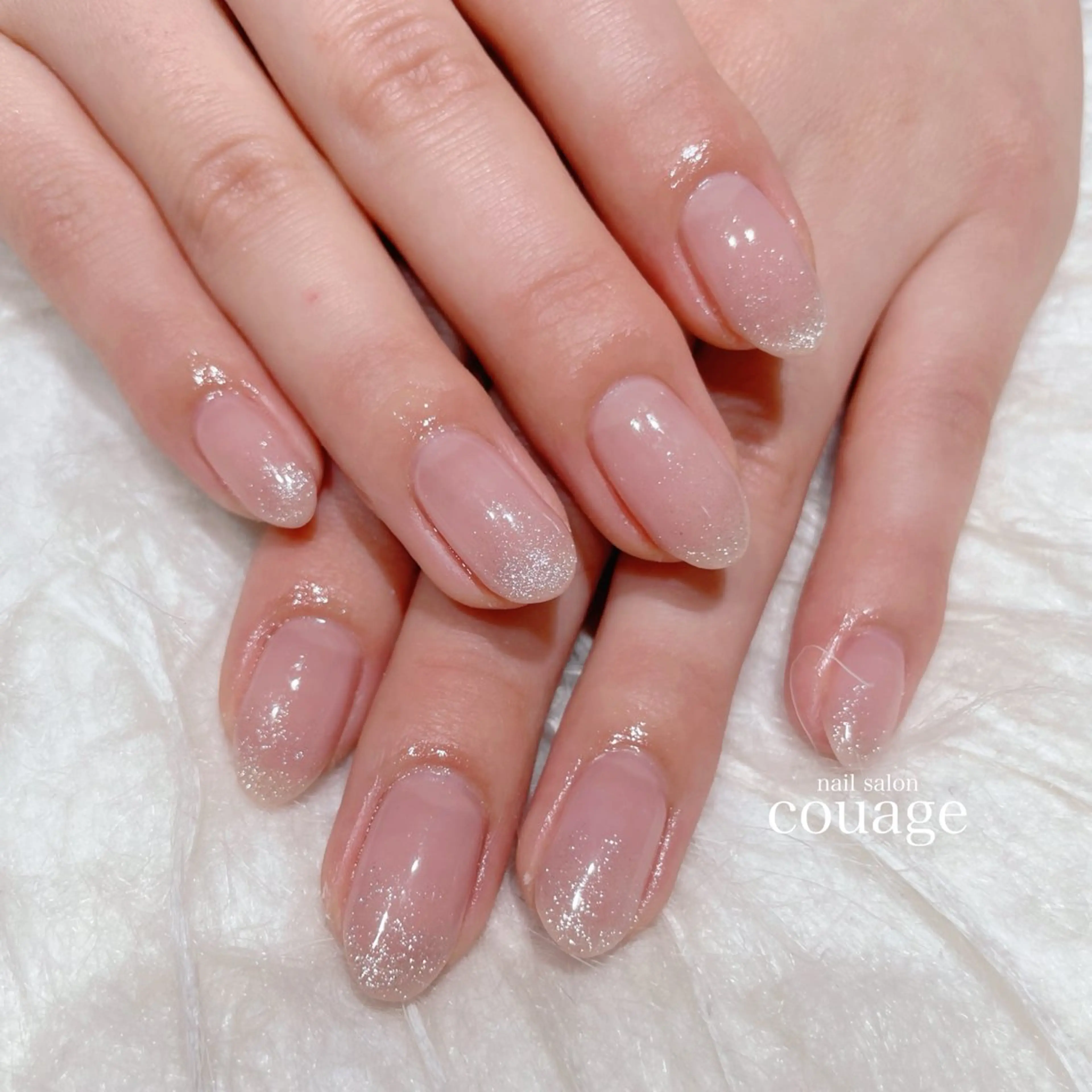 ネイル マグネットネイル ホワイト ハンドネイル ネイルサロンcourage所属・ネイルサロン courageのネイルデザイン