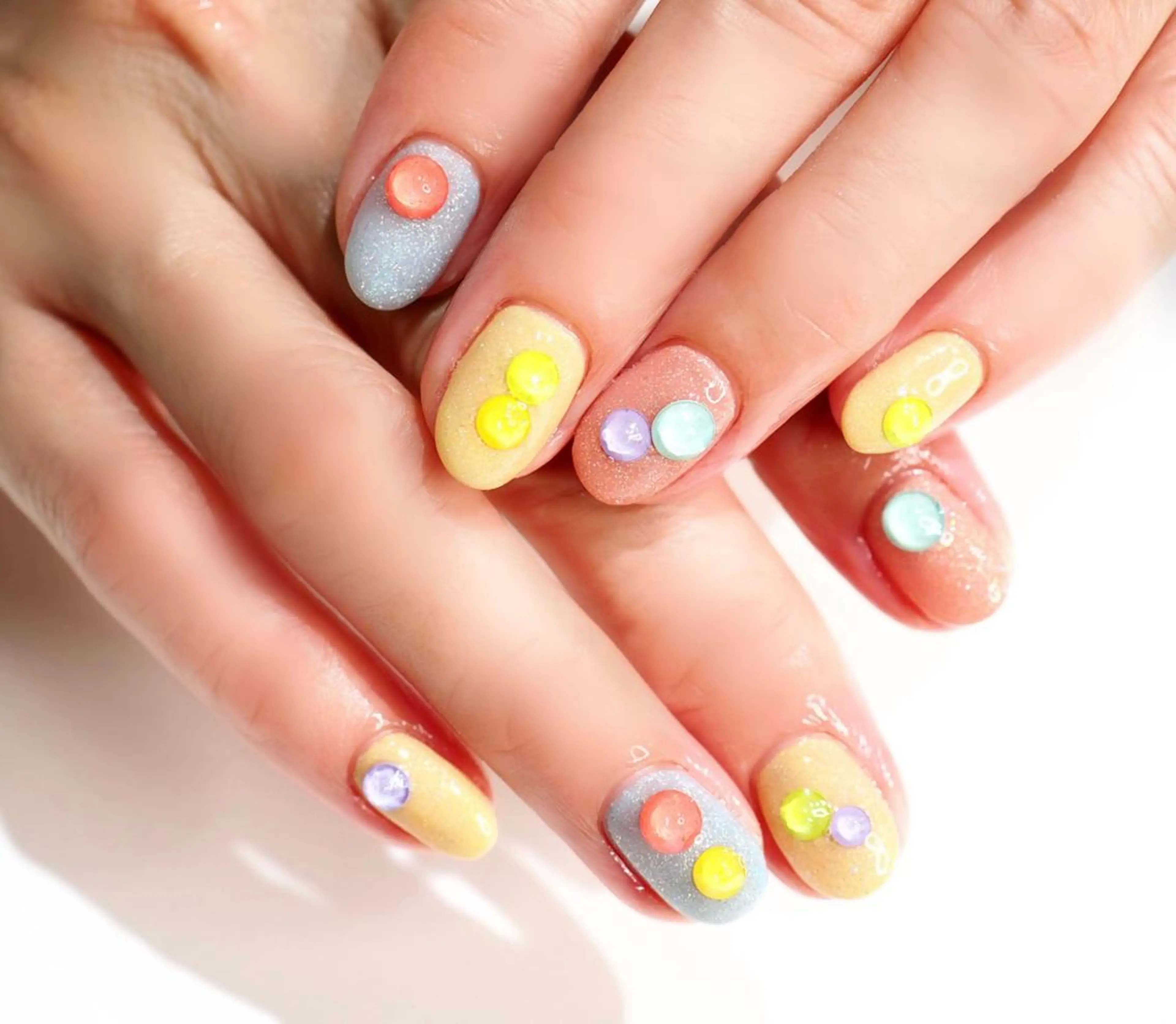 ショート ネイル ショートヘア ショートネイル ハンドネイル 三原 裕紀のマツエク・マツパデザイン