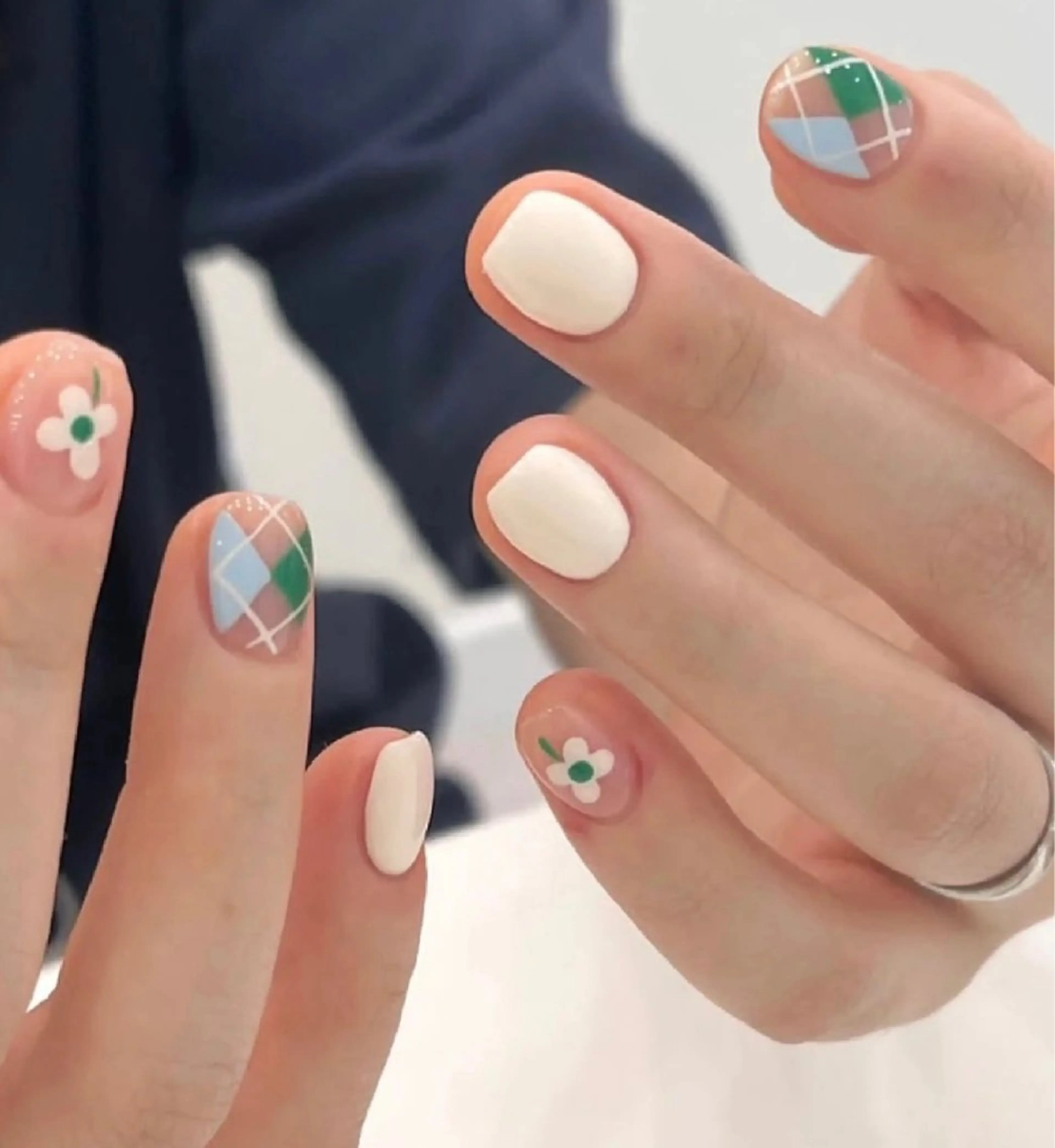 ネイル 💅E•U•B NAIL🌹所属・横浜市中区曙町 ネイルE·U·Bのネイルデザイン
