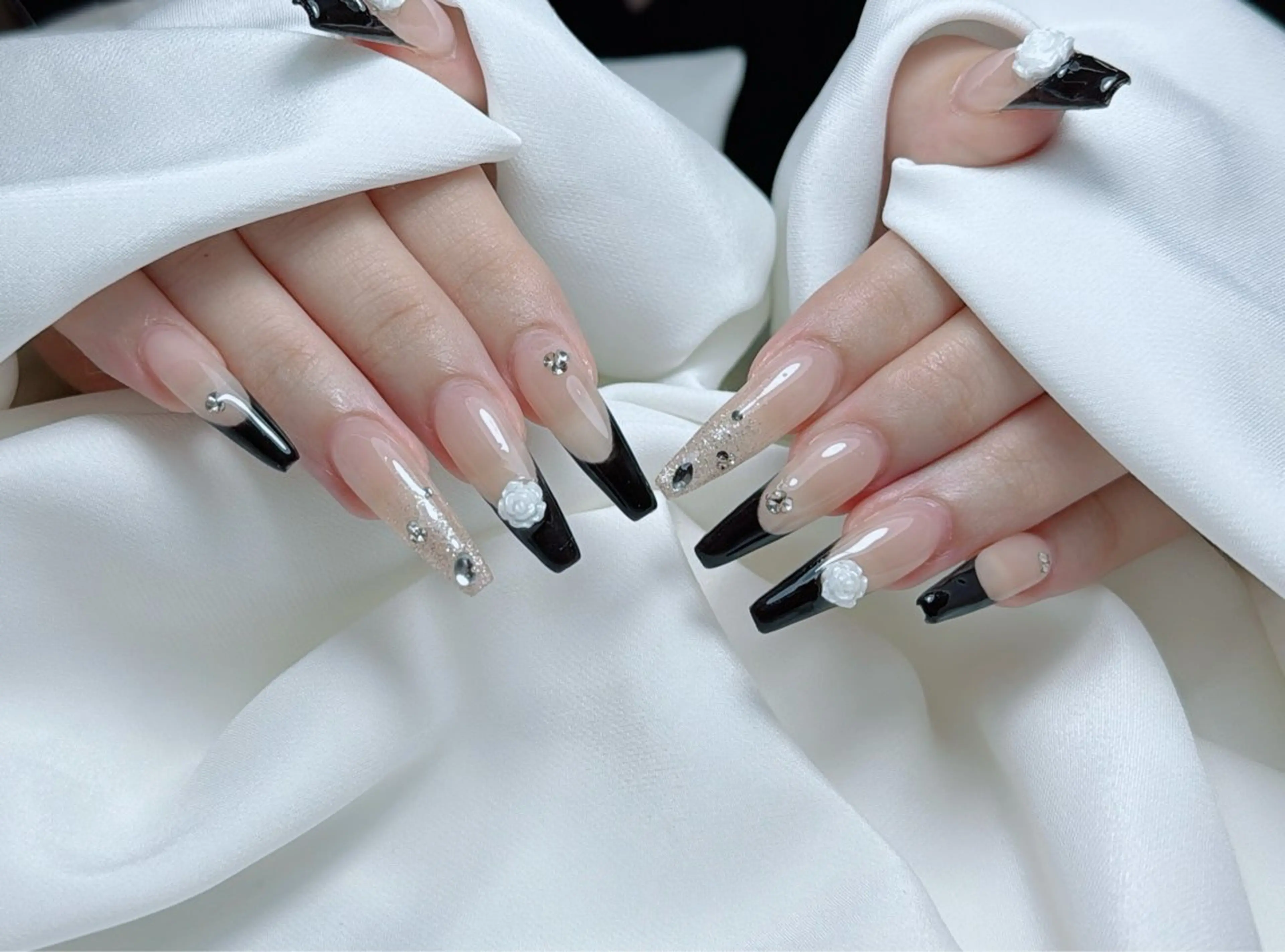 ネイル ハンドネイル Nhit Nailsのネイルデザイン