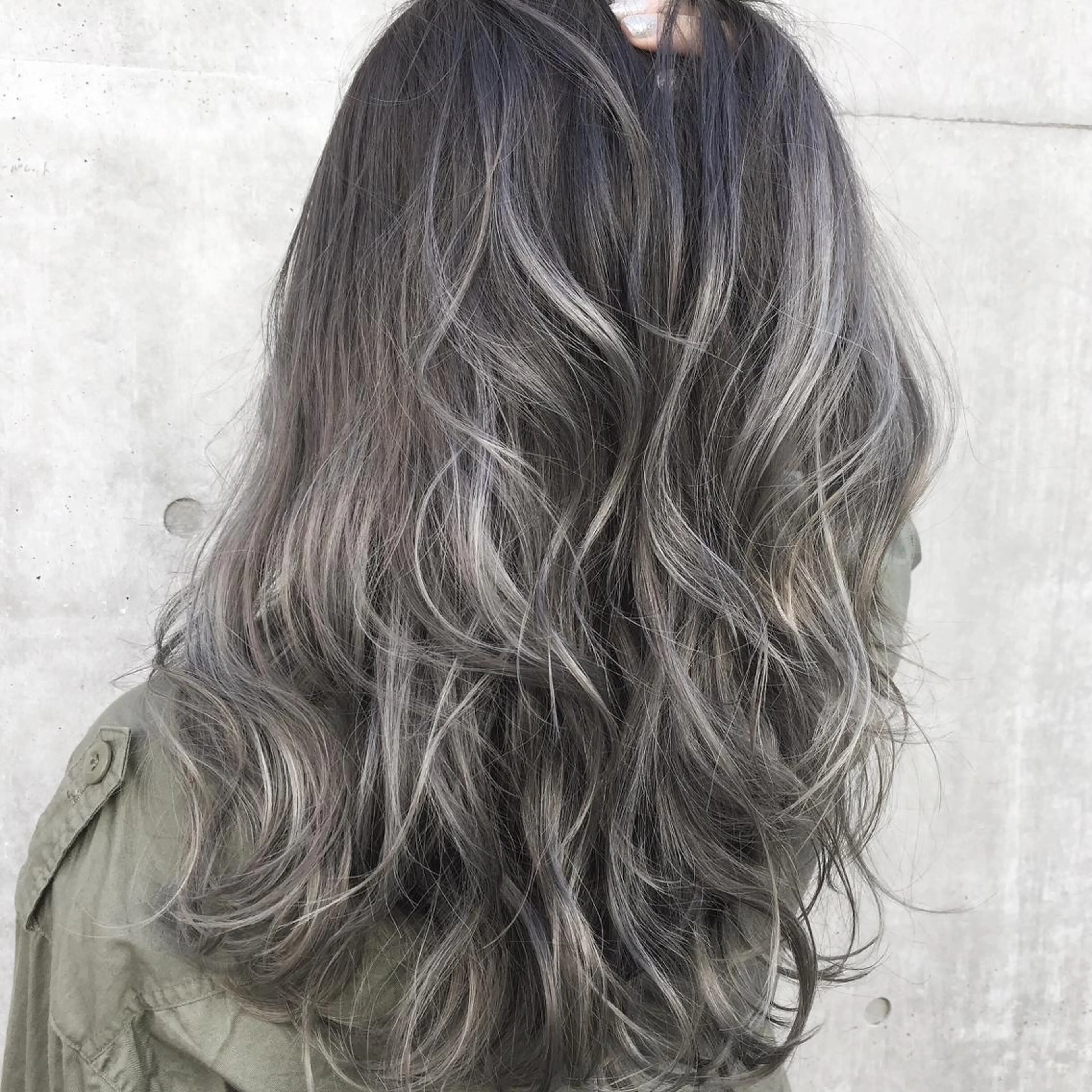 セミロング カラー アッシュ ハイライトカラー ハイライト ヘアカラー トリートメント ヘッドスパ ヘアセット 🌿海外Style・ KOHEIのヘアスタイル