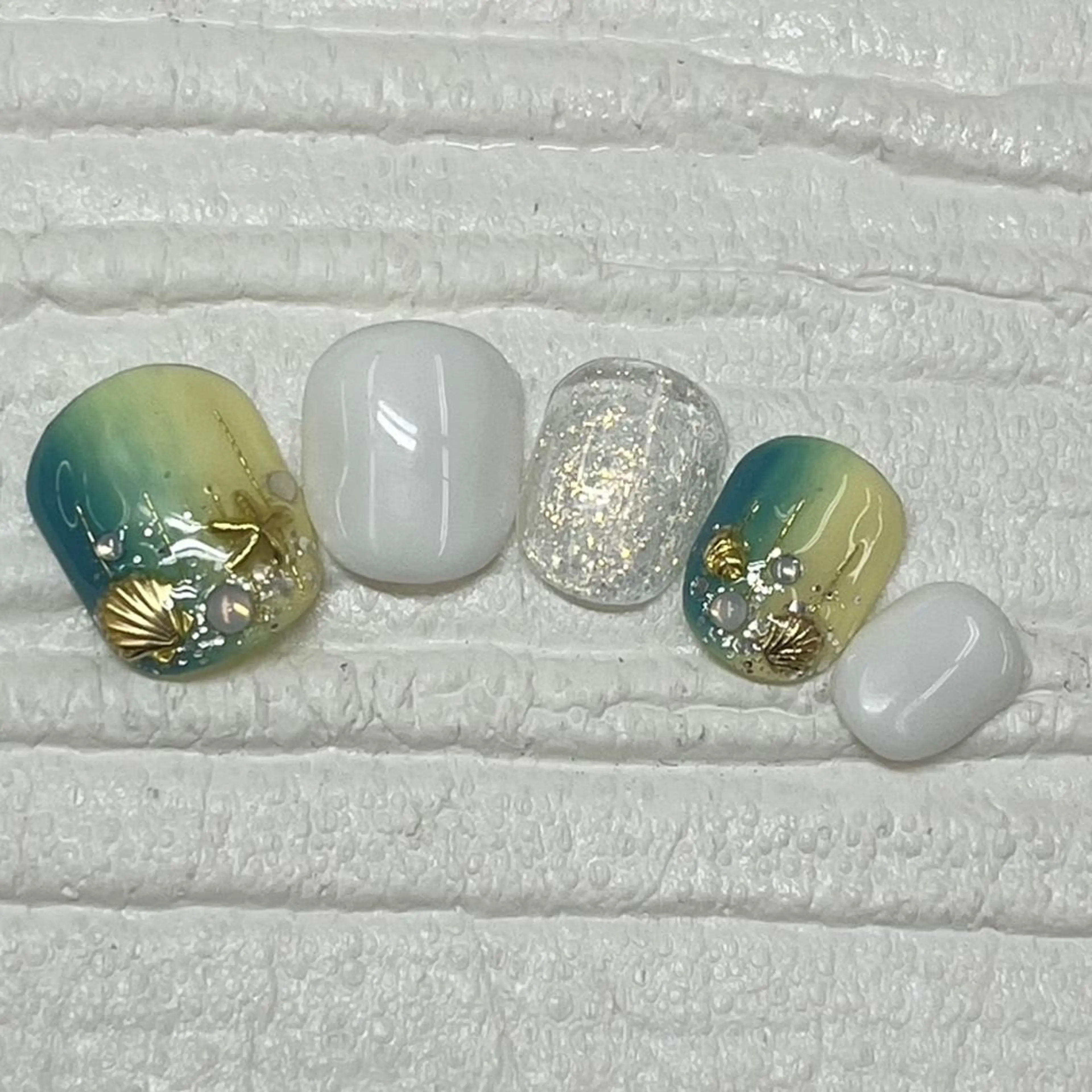 ネイル Nail salon Honey Beeのネイルデザイン