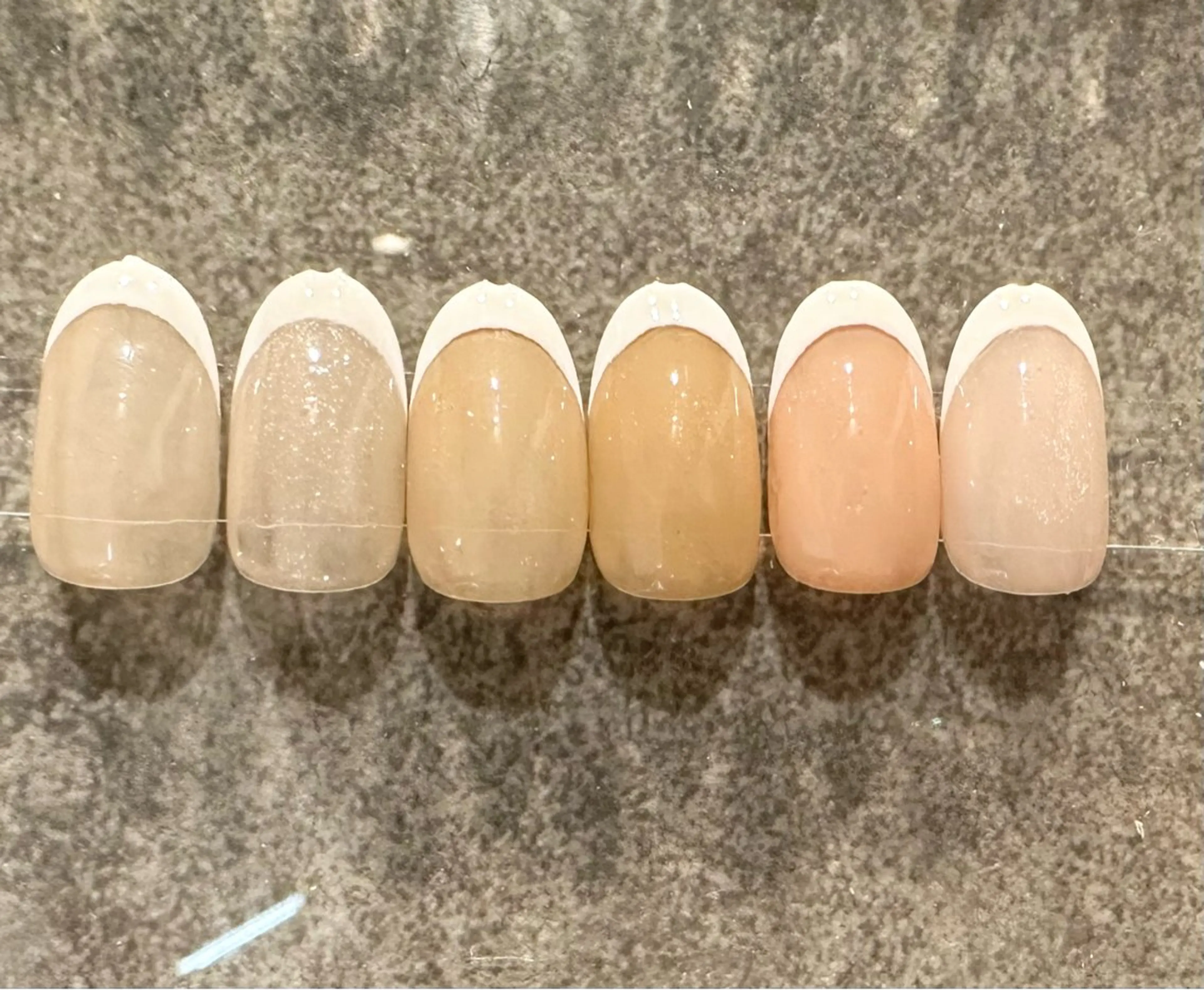 【オフ込】【オフィス向け】スキンベースフレンチハンドネイルの写真