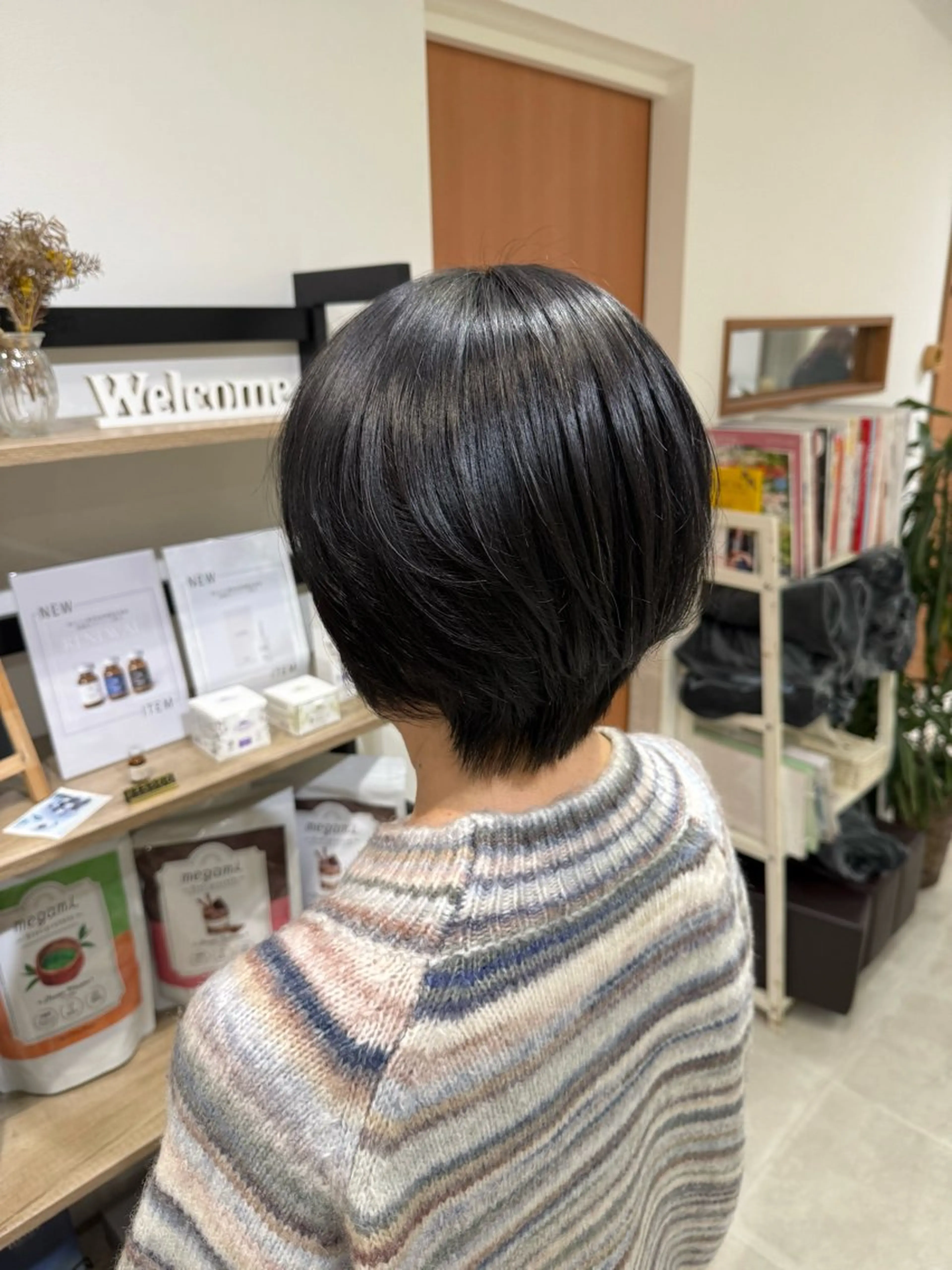 ショート カット 縮毛矯正 島 歩那のヘアスタイル