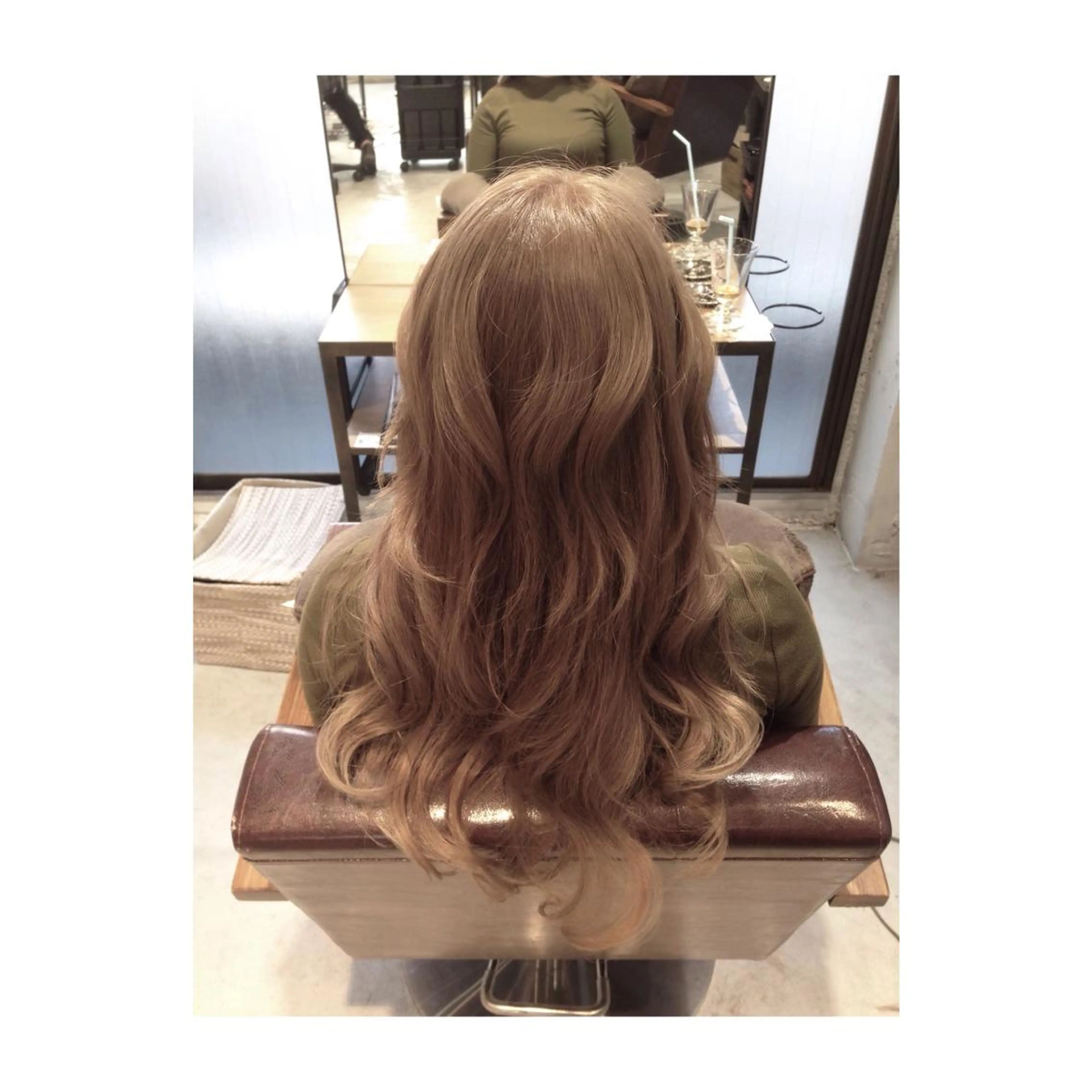 ミディアム セミロング ロング カラー パーマ アオガミ （前髪顔周りカット）のヘアスタイル