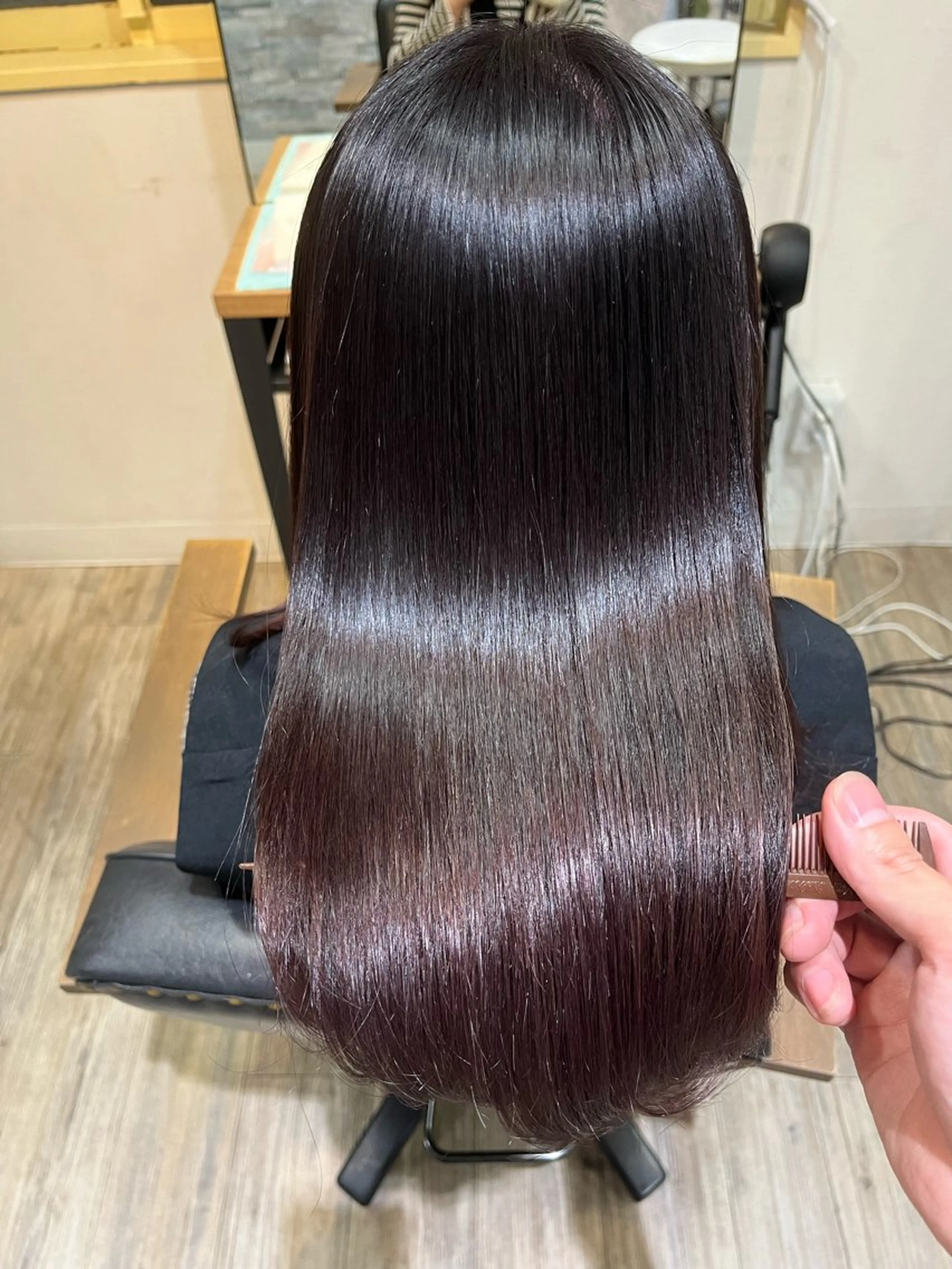 セミロング カラー ヘアカラー トリートメント ワタイショウタ 髪質改善✨眉毛サロンのヘアスタイル