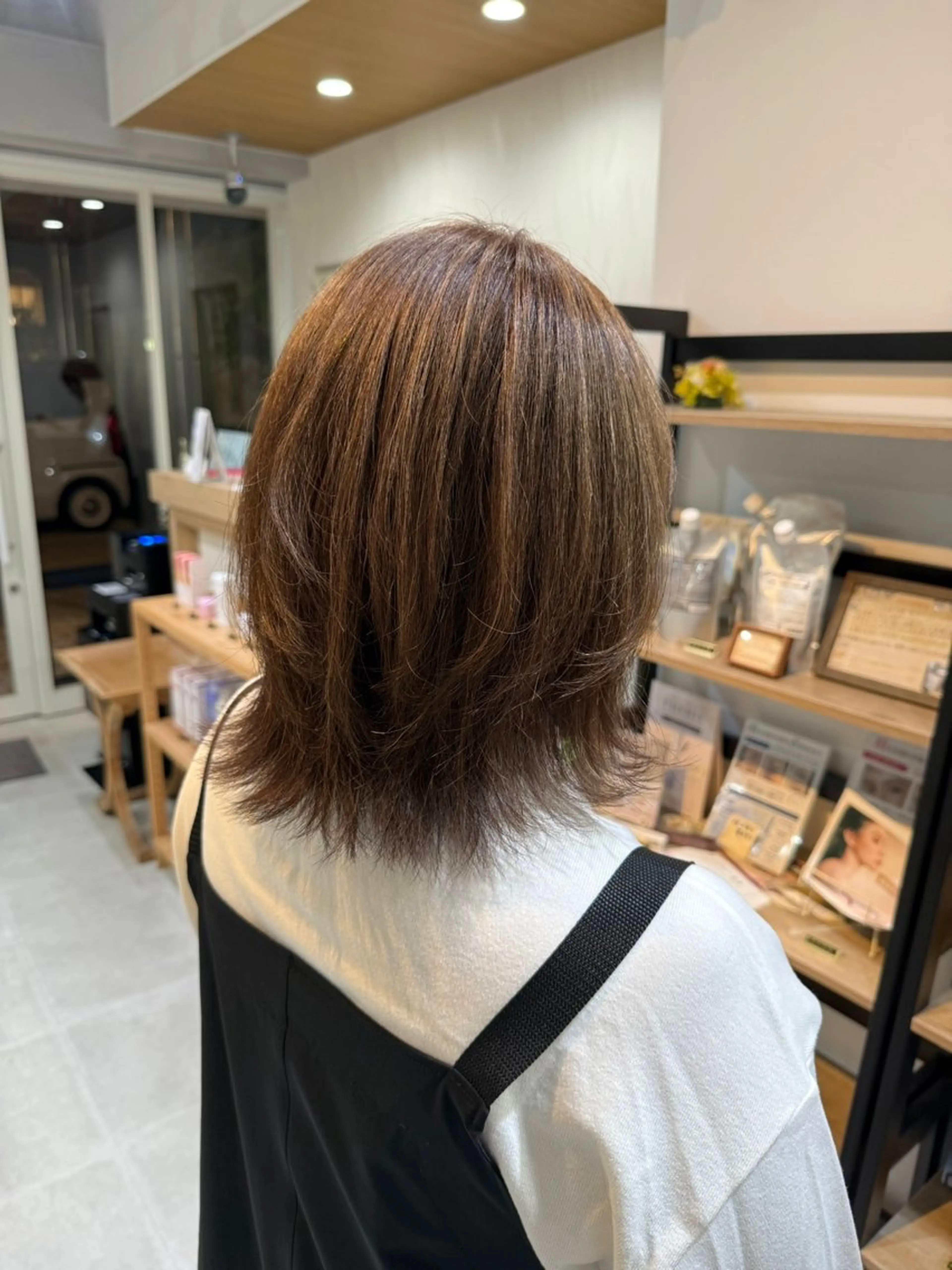 ミディアム ボブレイヤー ボブ レイヤーカット 島 歩那のヘアスタイル