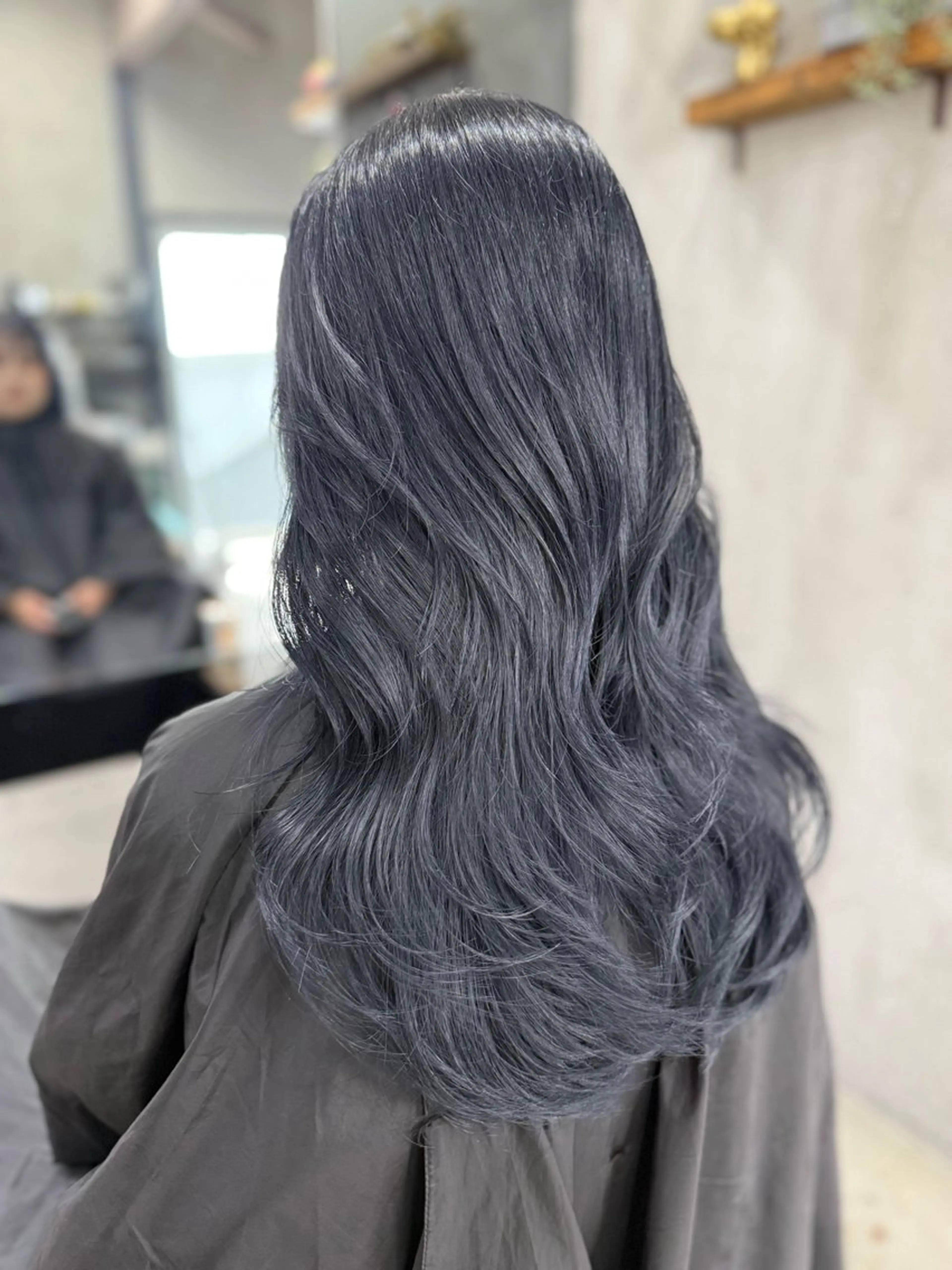 ロング カラー 黒髪 ブルーカラー ブルーブラック レイヤーカット AIRI layer cut hairのヘアスタイル