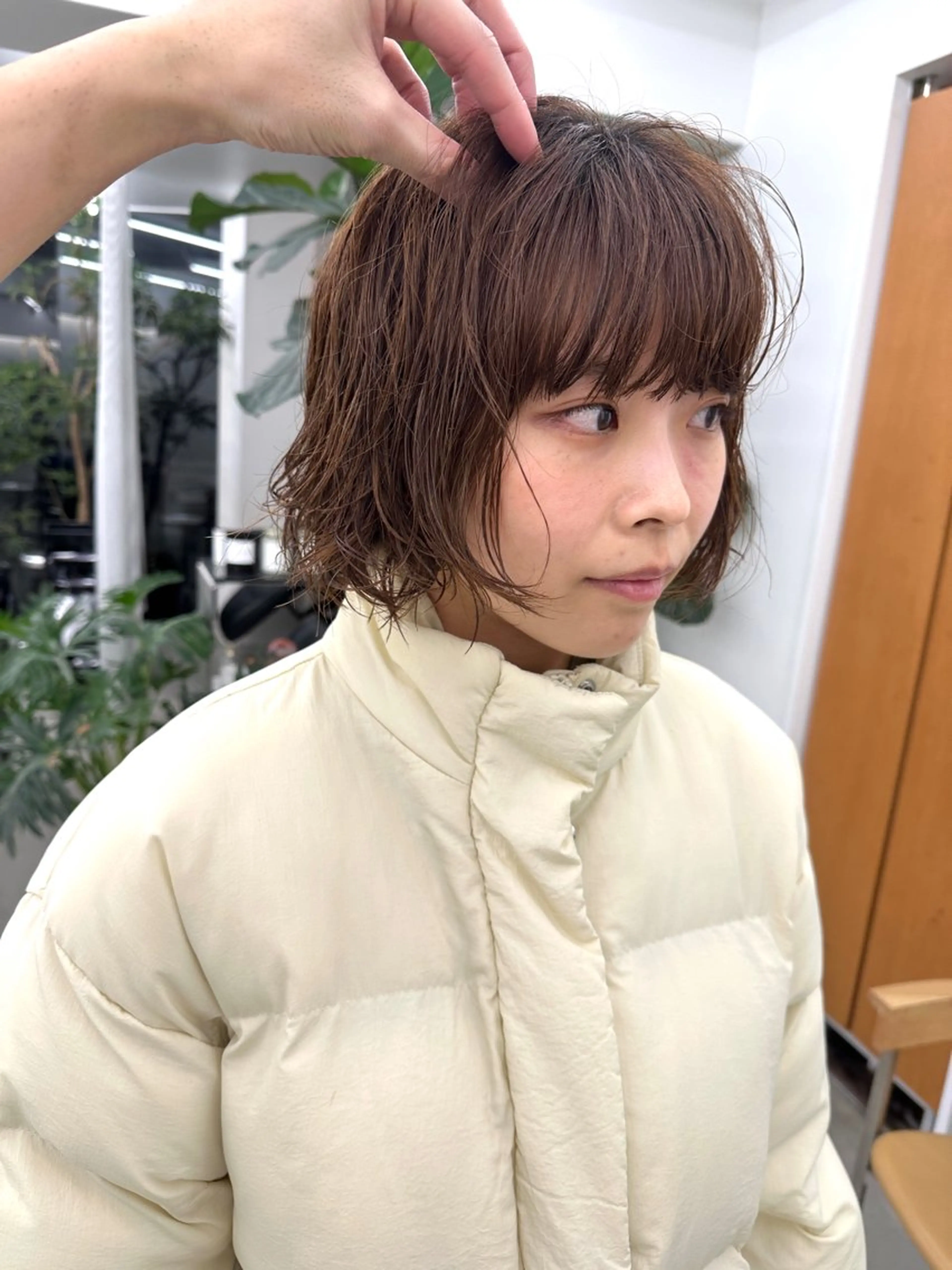 ショート カラー パーマ ベージュカラー ブラウンカラー ブラウンベージュ ボブ ニュアンスパーマ カット ヘアカラー パーマ ボブ/レイヤー/ケア パーマ/リュウタのヘアスタイル