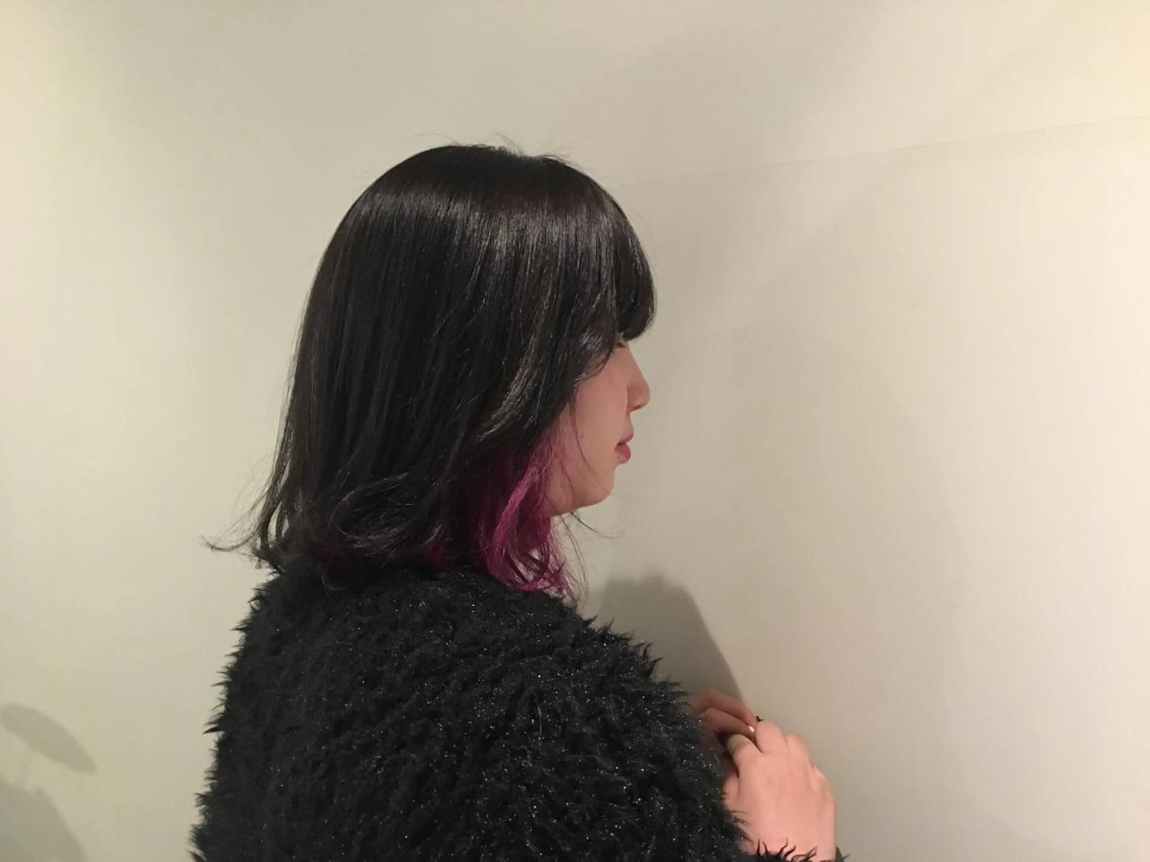 ミディアム カラー インナーカラー パープルカラー 野々村 朋美のヘアスタイル