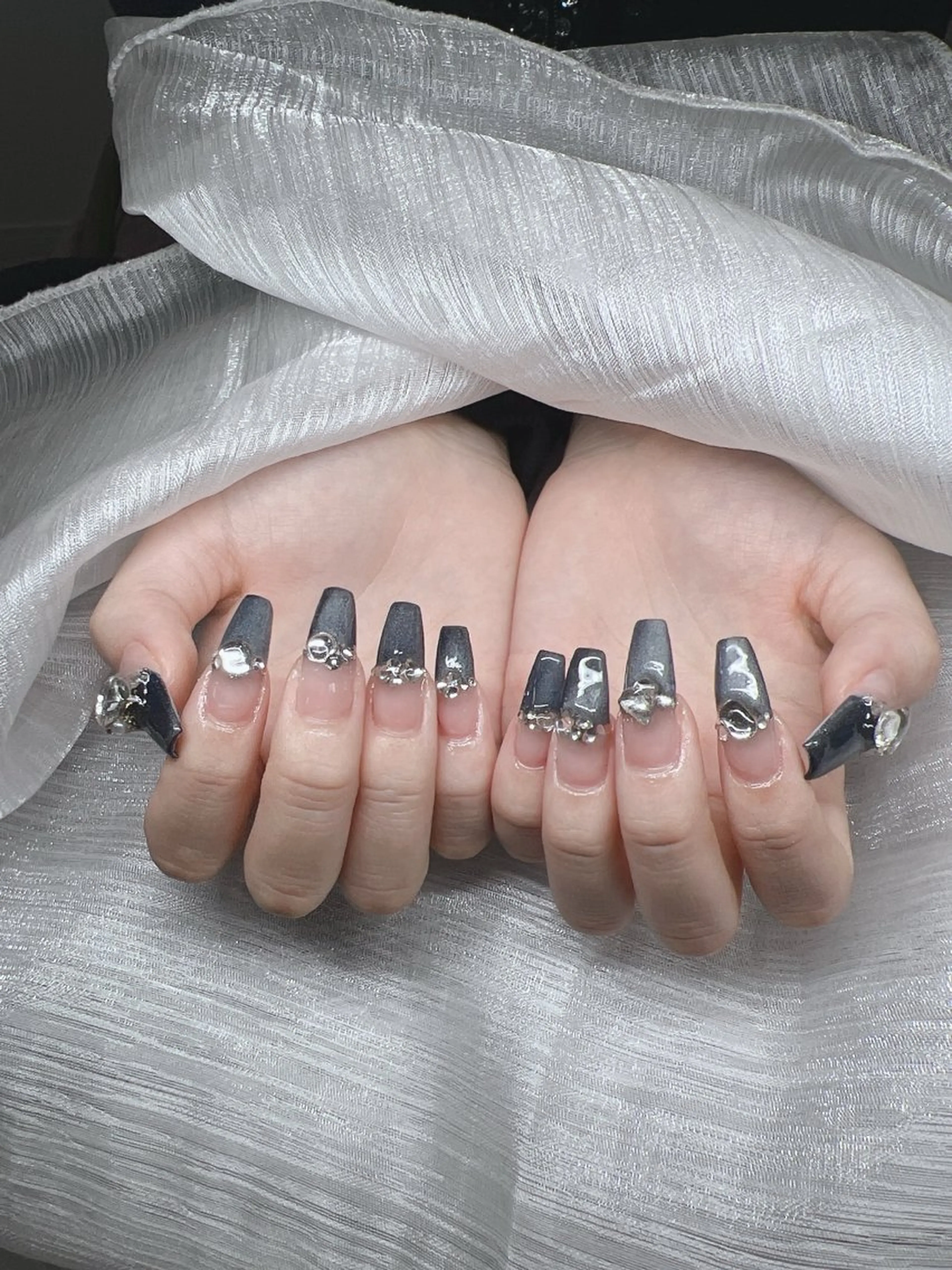 ネイル 長さ出し グラデーション 卒業式 キラキラネイル マグネットネイル Lee Nails チップ長さだし専門店のネイルデザイン