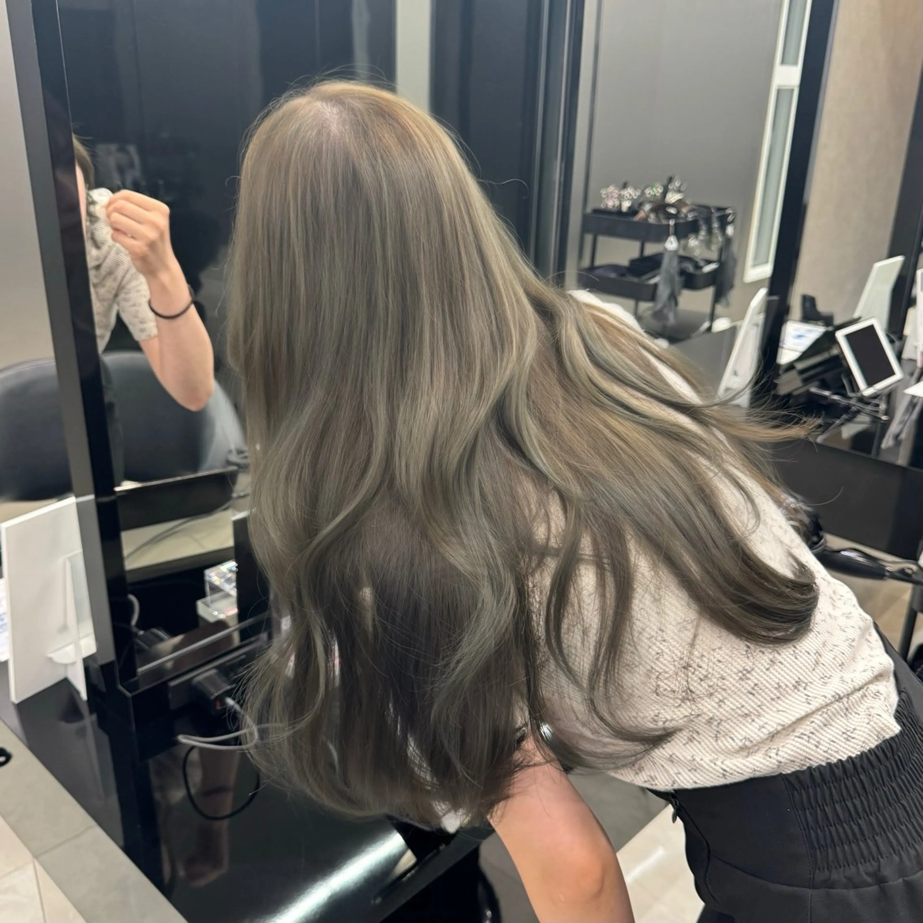 セミロング カラー カット ヘアカラー トリートメント HARUKI MINATO Japan SENDAI所属・🌈【透明感・韓国 ヘア】がっきー🌈のヘアスタイル