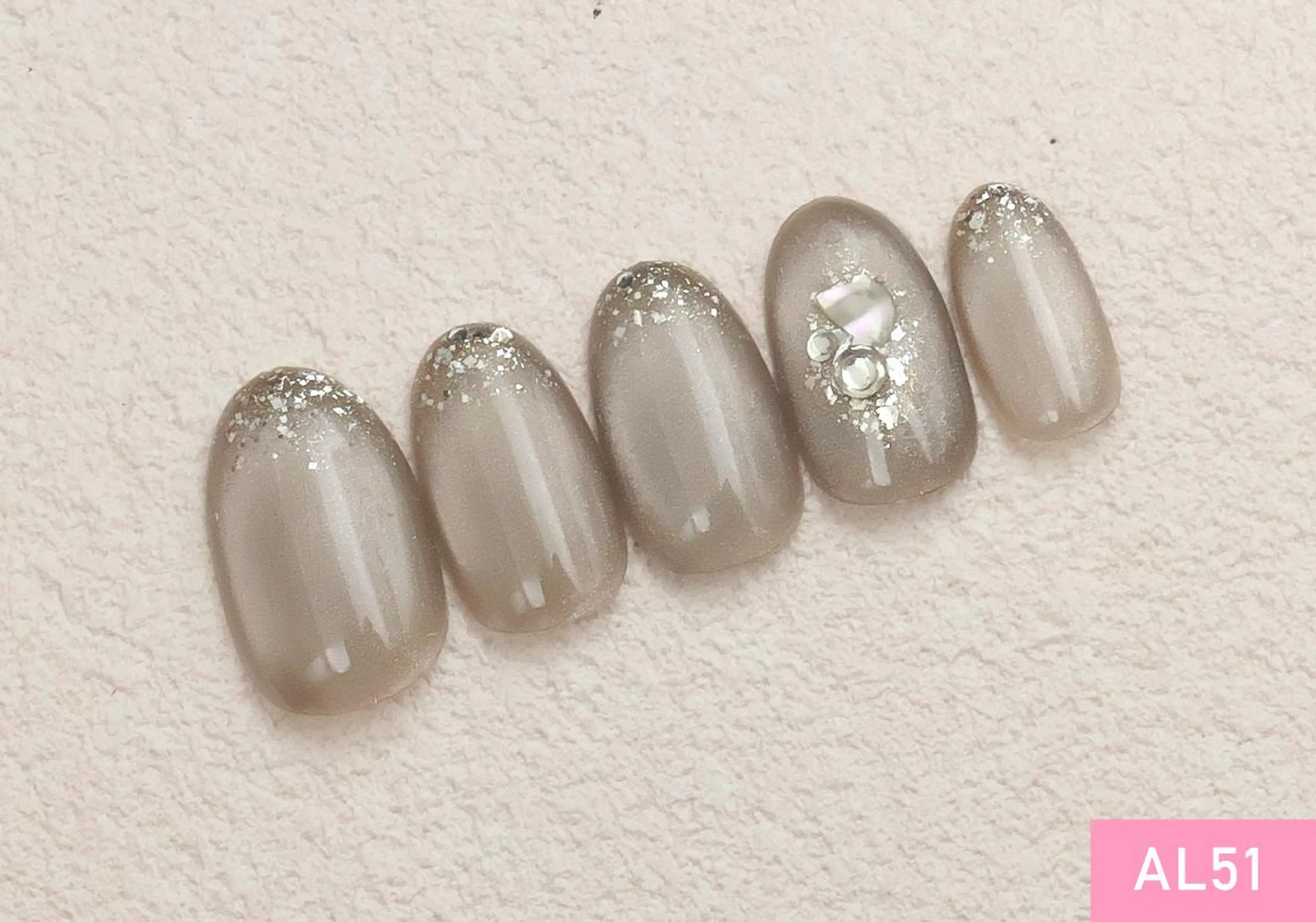 ネイル シルバー 浦和 あかねのネイルデザイン