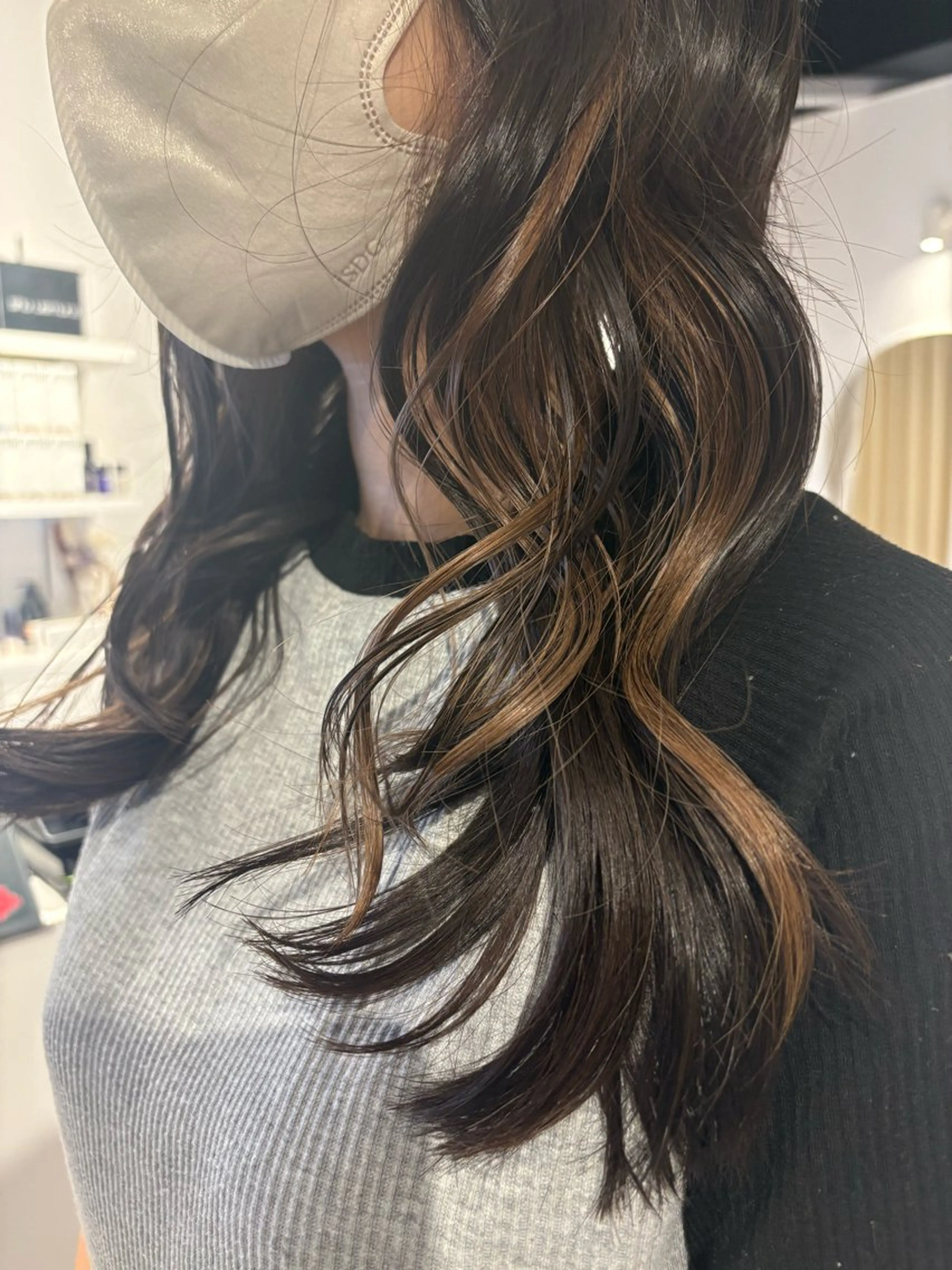 セミロング カラー インナーカラー 横山 花音のヘアスタイル