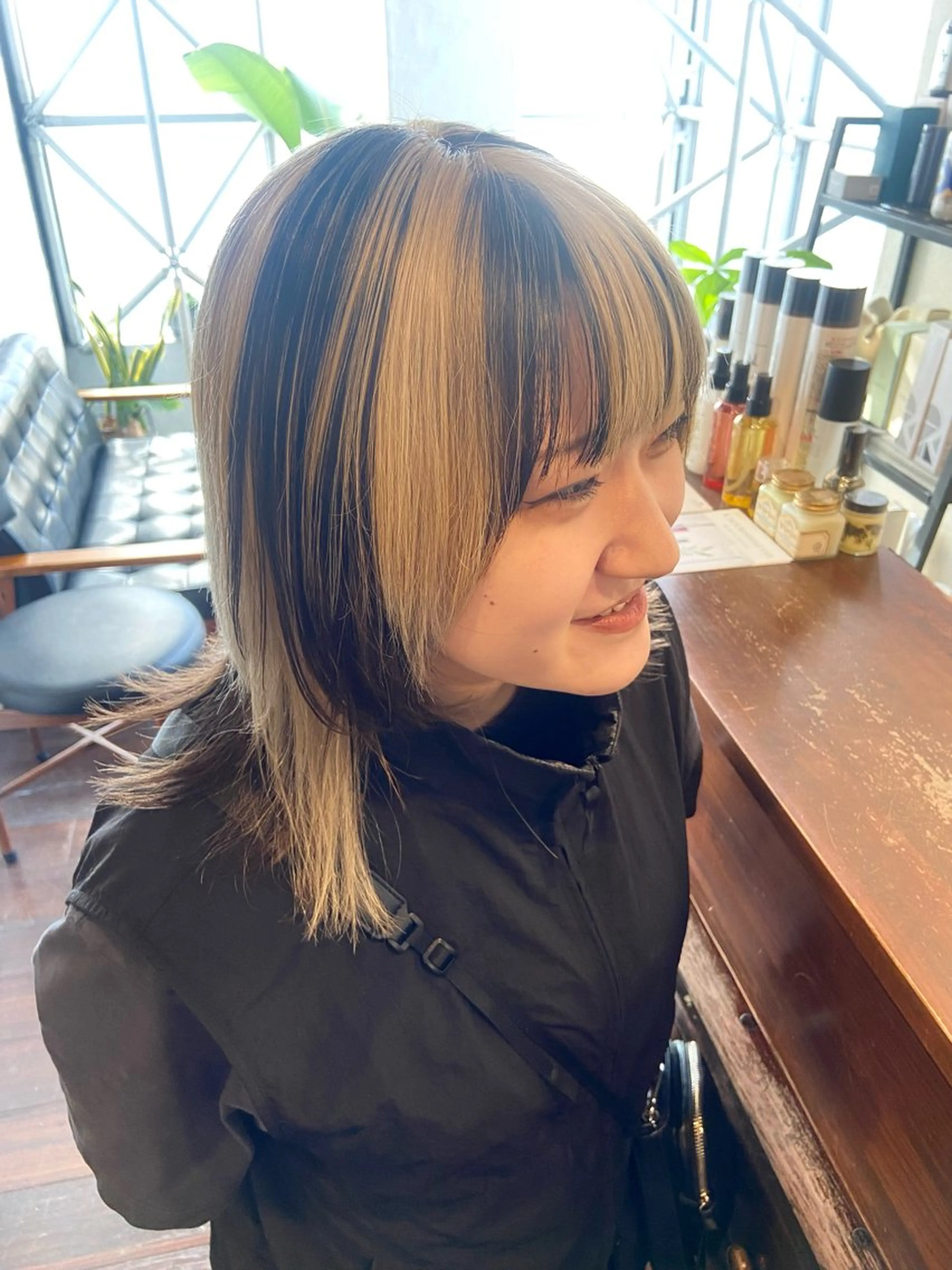 セミロング ヘアカラー トリートメント aW HAIRカンノ カナエのヘアスタイル