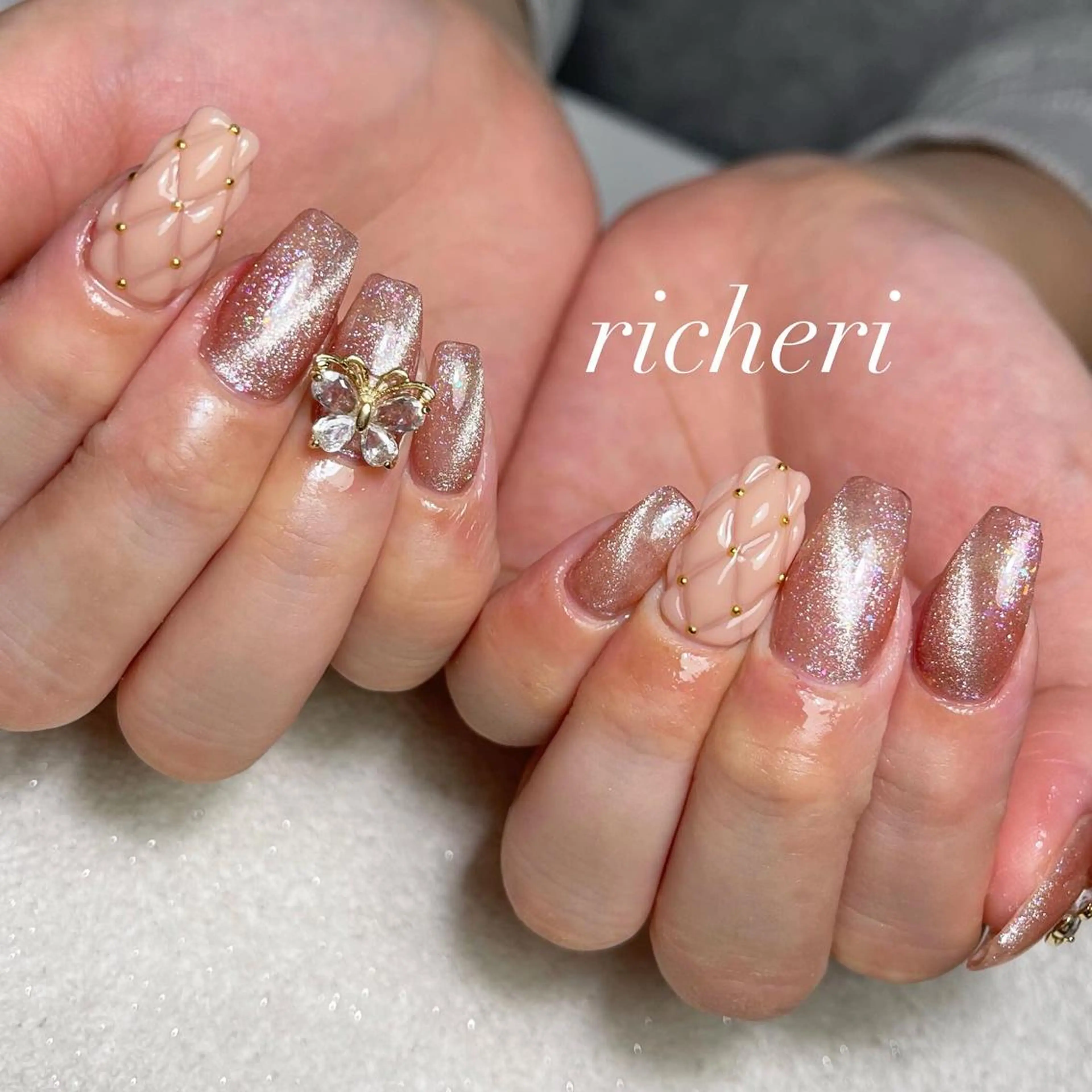 ミディアム ネイル 韓国風ヘア アートネイル フレンチネイル ジェルネイル ガラスフレンチ richeri beautyのエステ・リラクイメージ