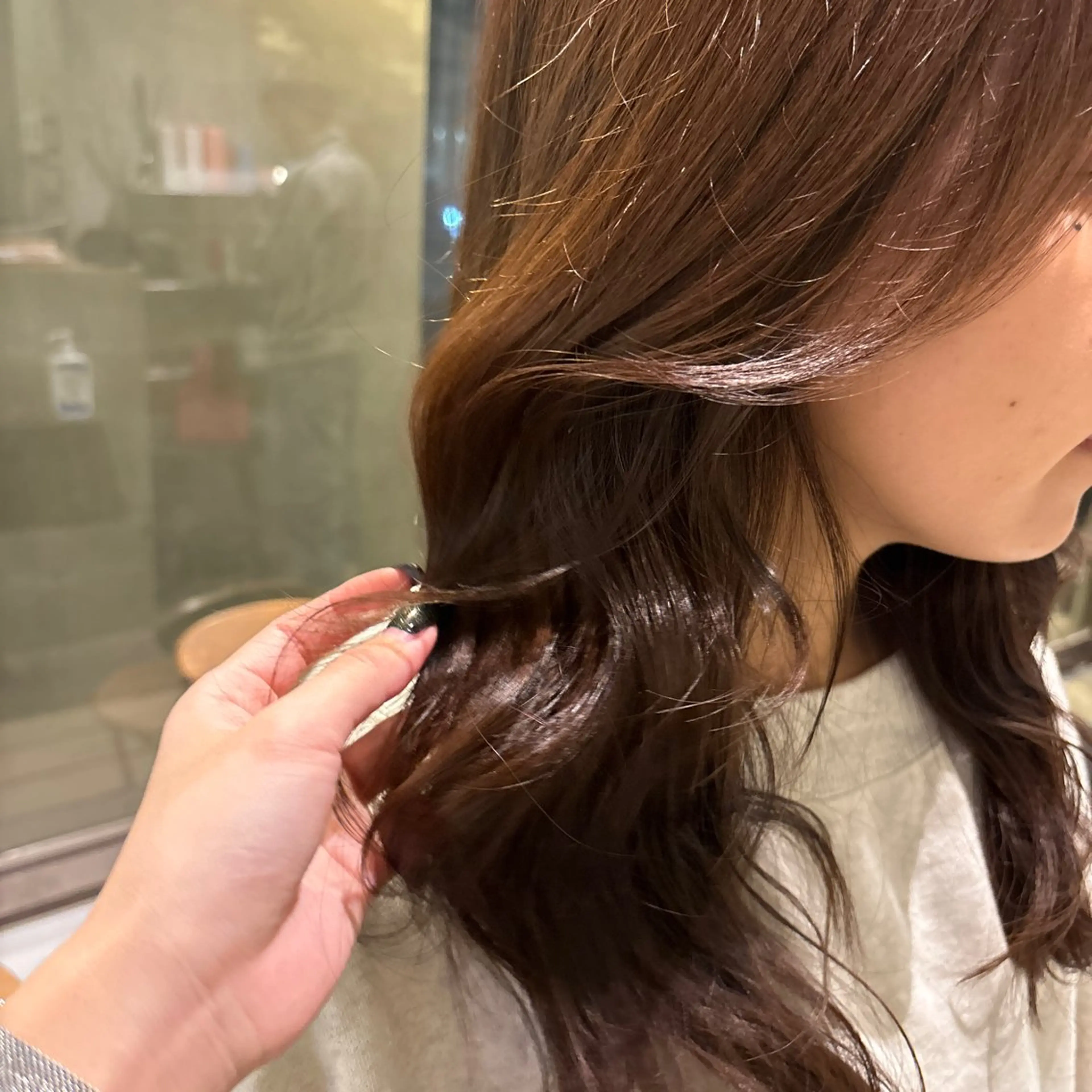 ミディアム カット ヘアカラー 小木曽 里華のヘアスタイル