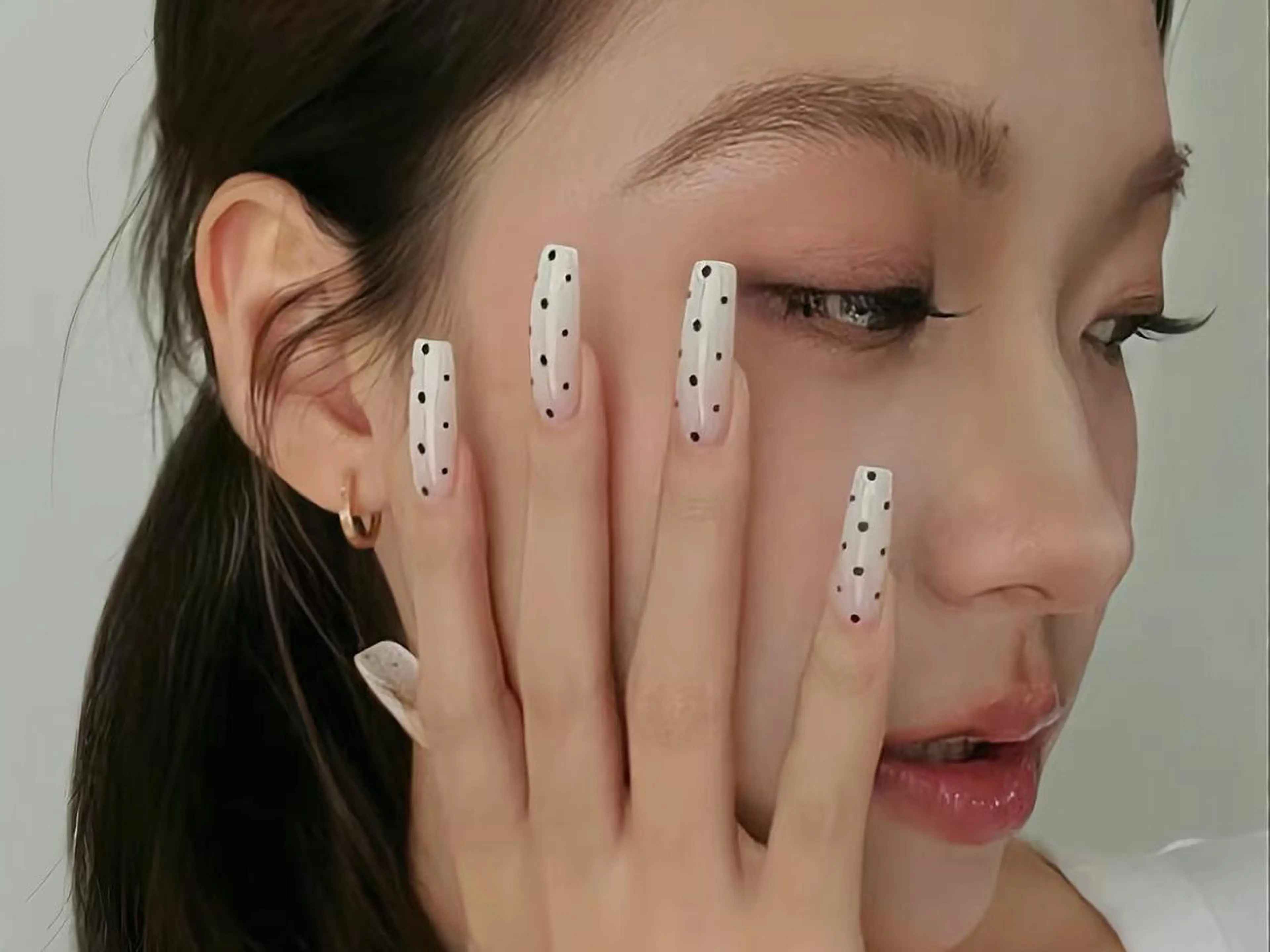 ネイル フレンチネイル ガーリー ホログラムネイル キラキラネイル ロングネイル ハンドネイル 🎀Sense Nail渋谷店🎀のネイルデザイン